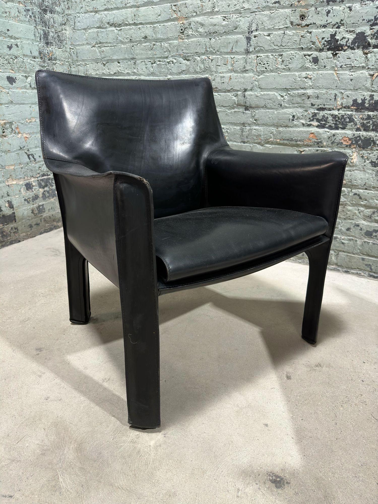 Pair Mario Bellini Black Leather Cab Chairs, Model 414 for Cassina Italy, 1980 For Sale 1