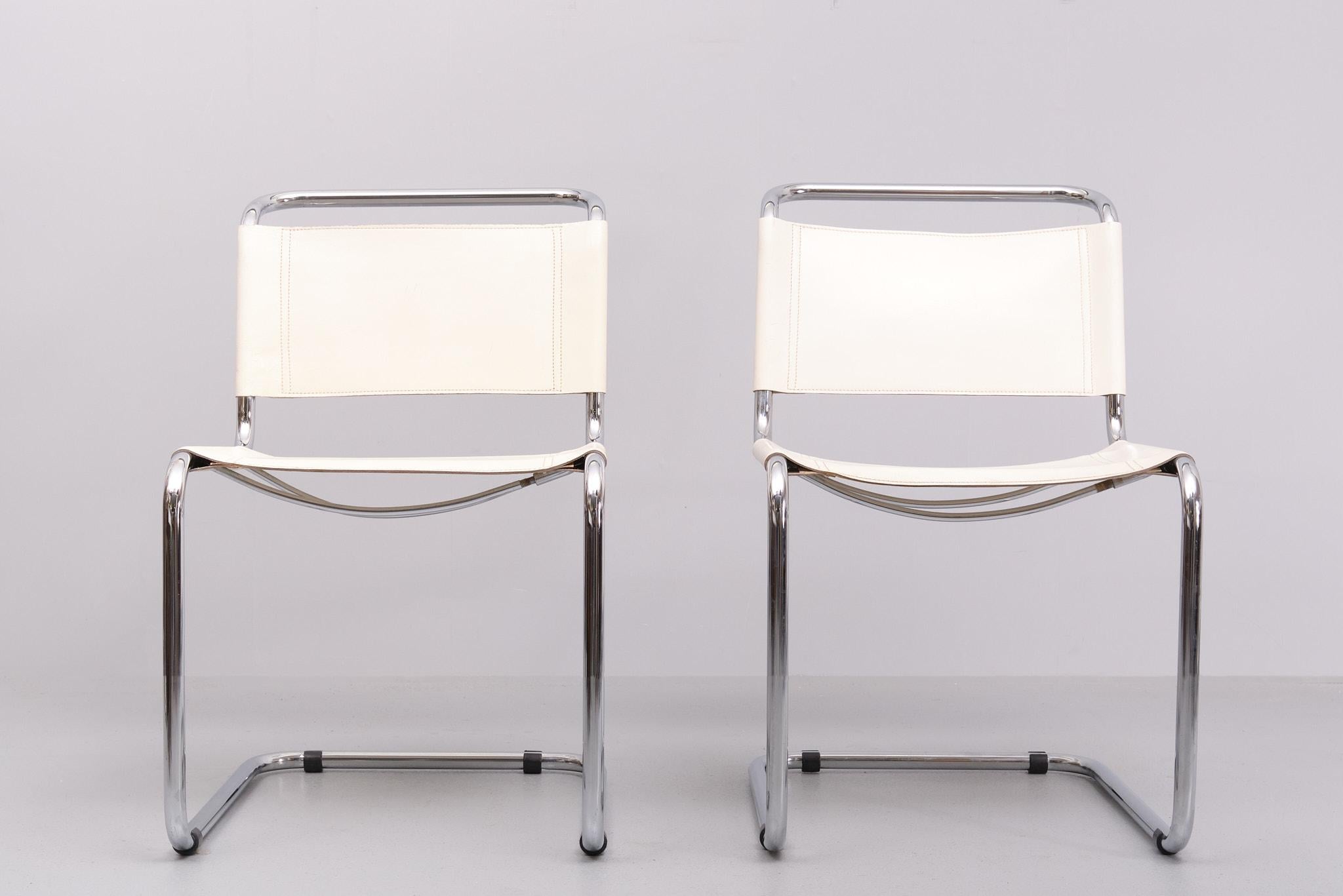 pair Mart stam S33 cantilever chairs  1970s  In Good Condition For Sale In Den Haag, NL
