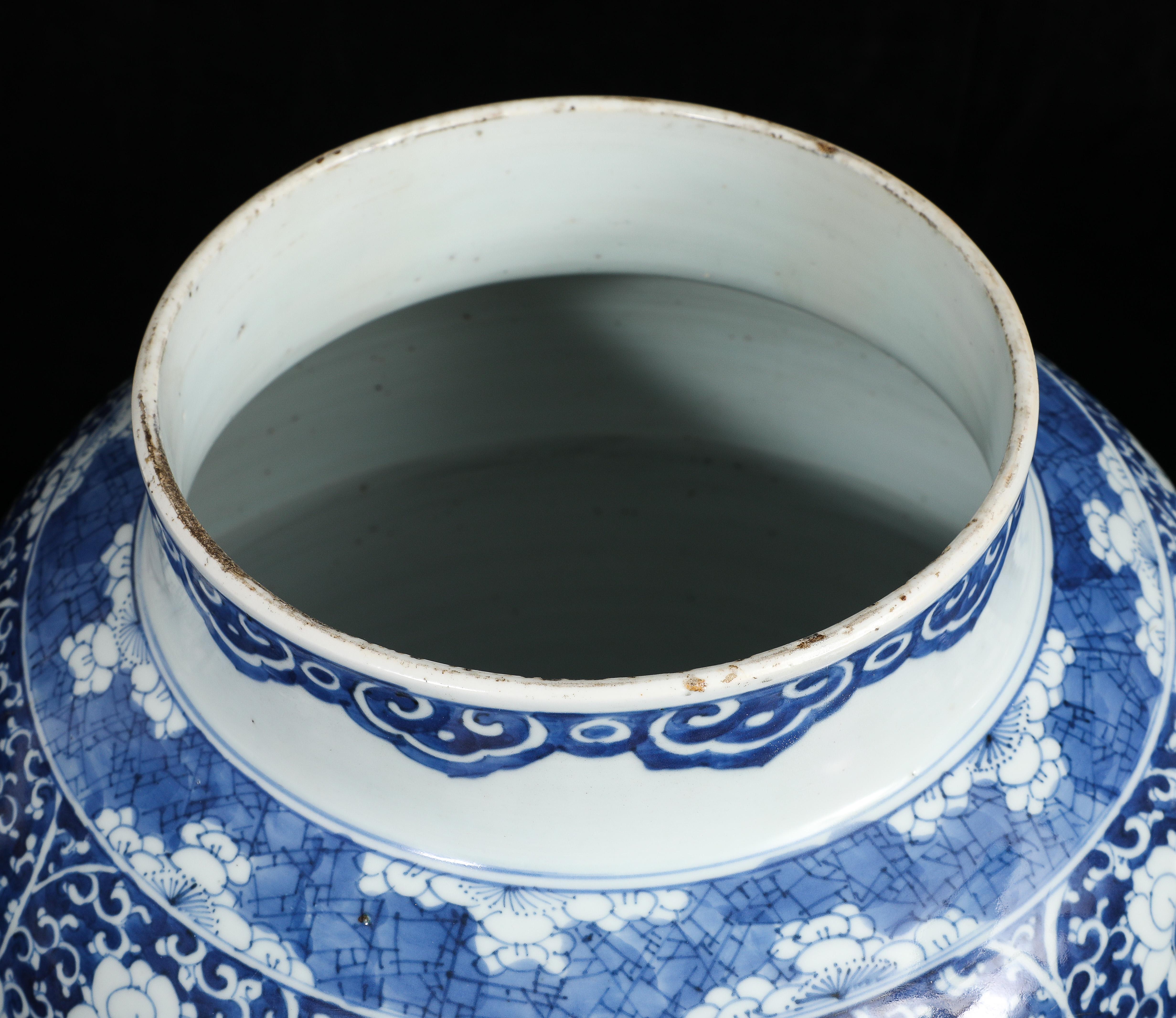 Paar massive chinesische Kangxi Periode Blau & Weiß Ingwer Gläser w / Floral Cartouches im Angebot 9