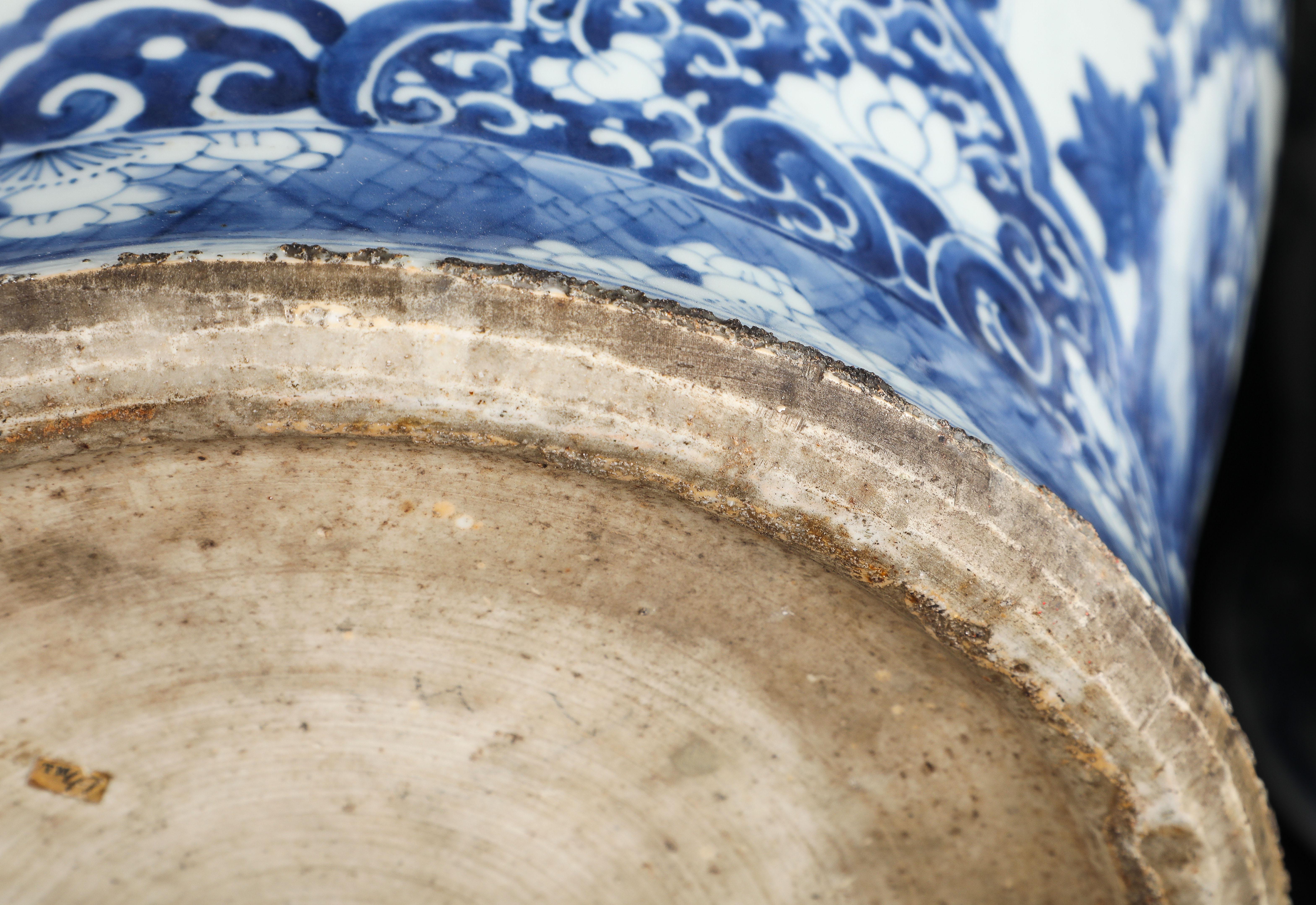 Paar massive chinesische Kangxi Periode Blau & Weiß Ingwer Gläser w / Floral Cartouches im Angebot 11