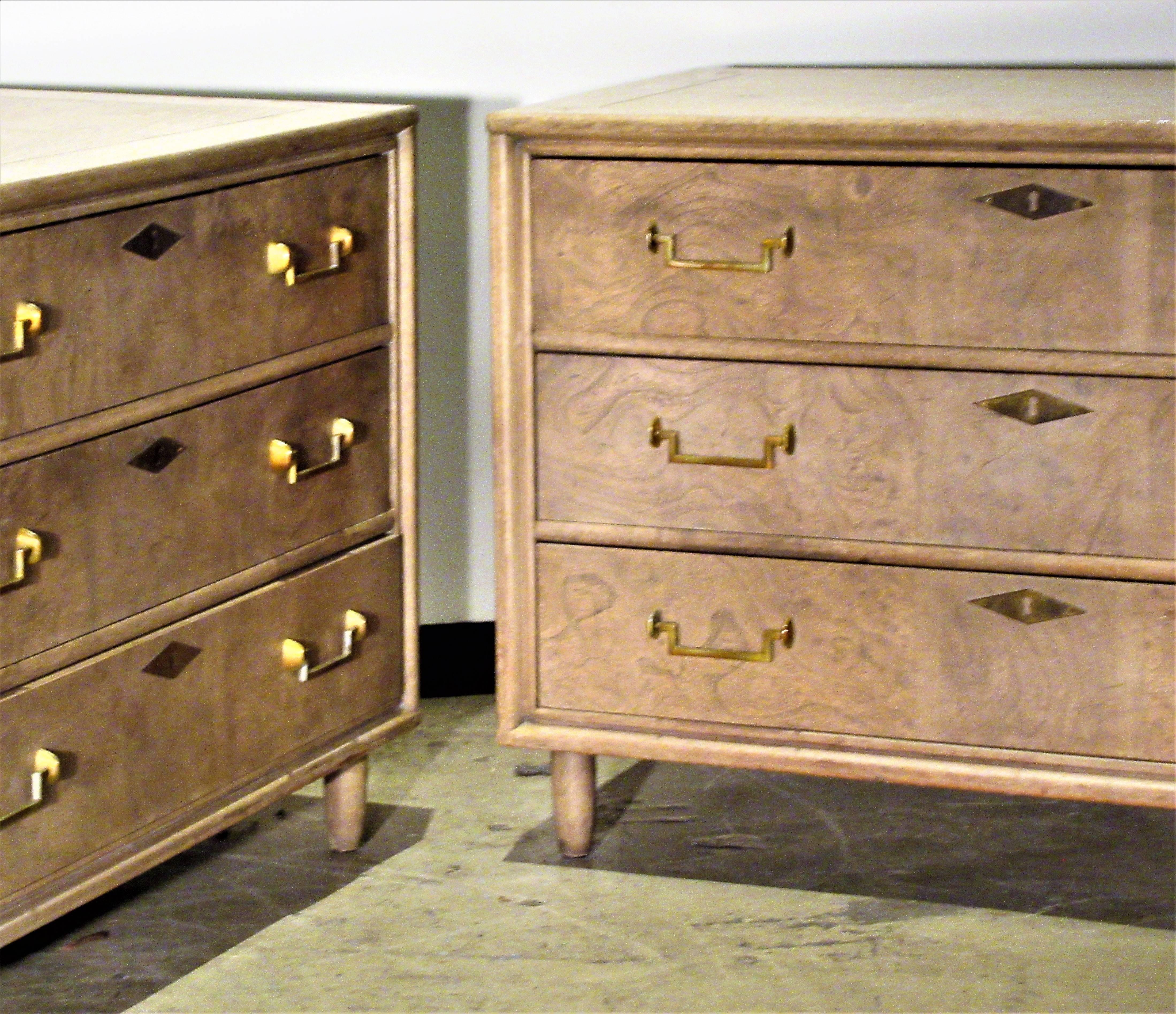 Pair of Mastercraft Three-Drawer Amboyna Wood Chests In Good Condition In Rochester, NY