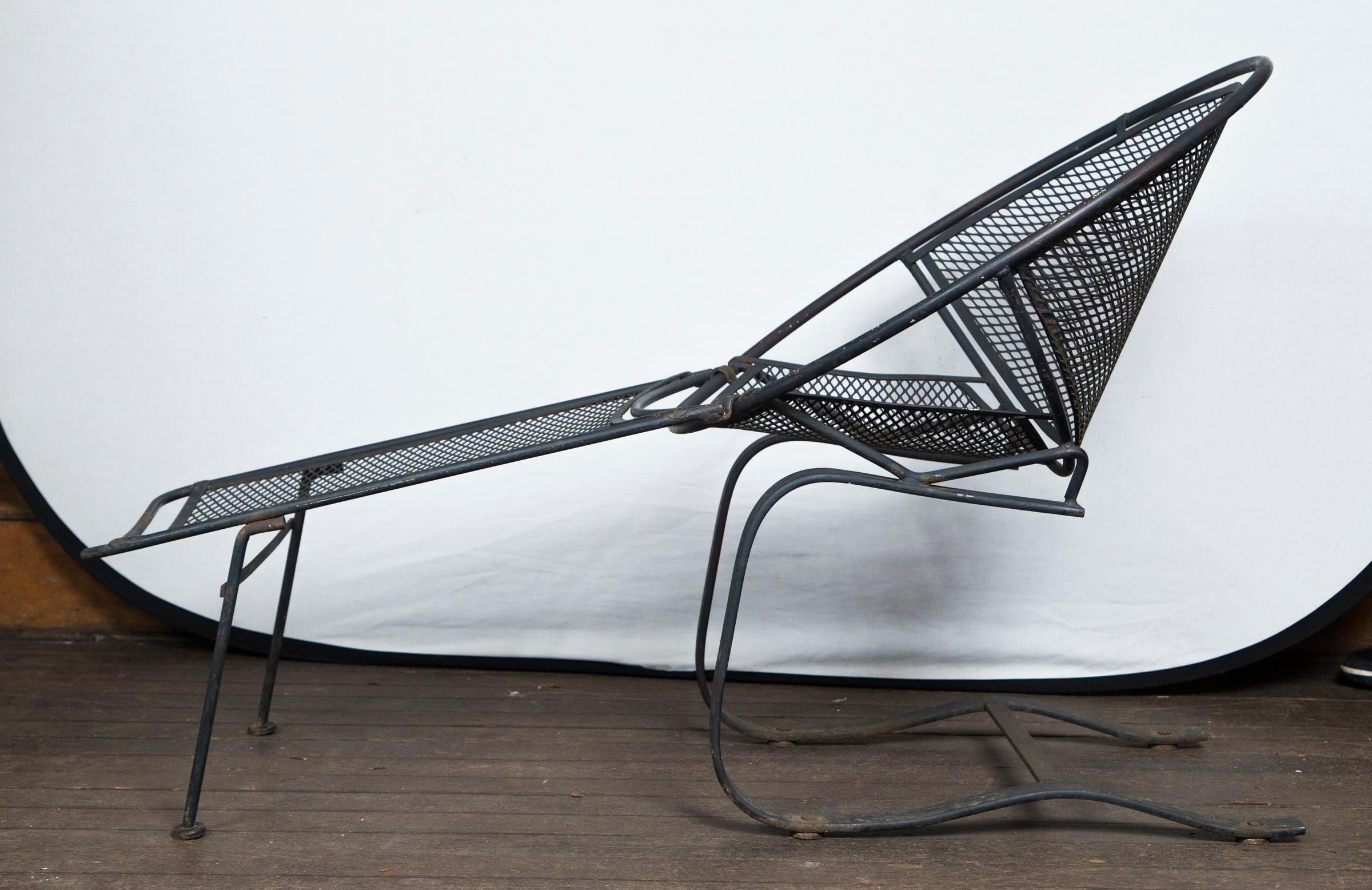 A rare pair of Maurizio Tempestini for Salterini spring chaise lounges, wrought iron.
Mid-Century Modern. Leg rest are detachable.