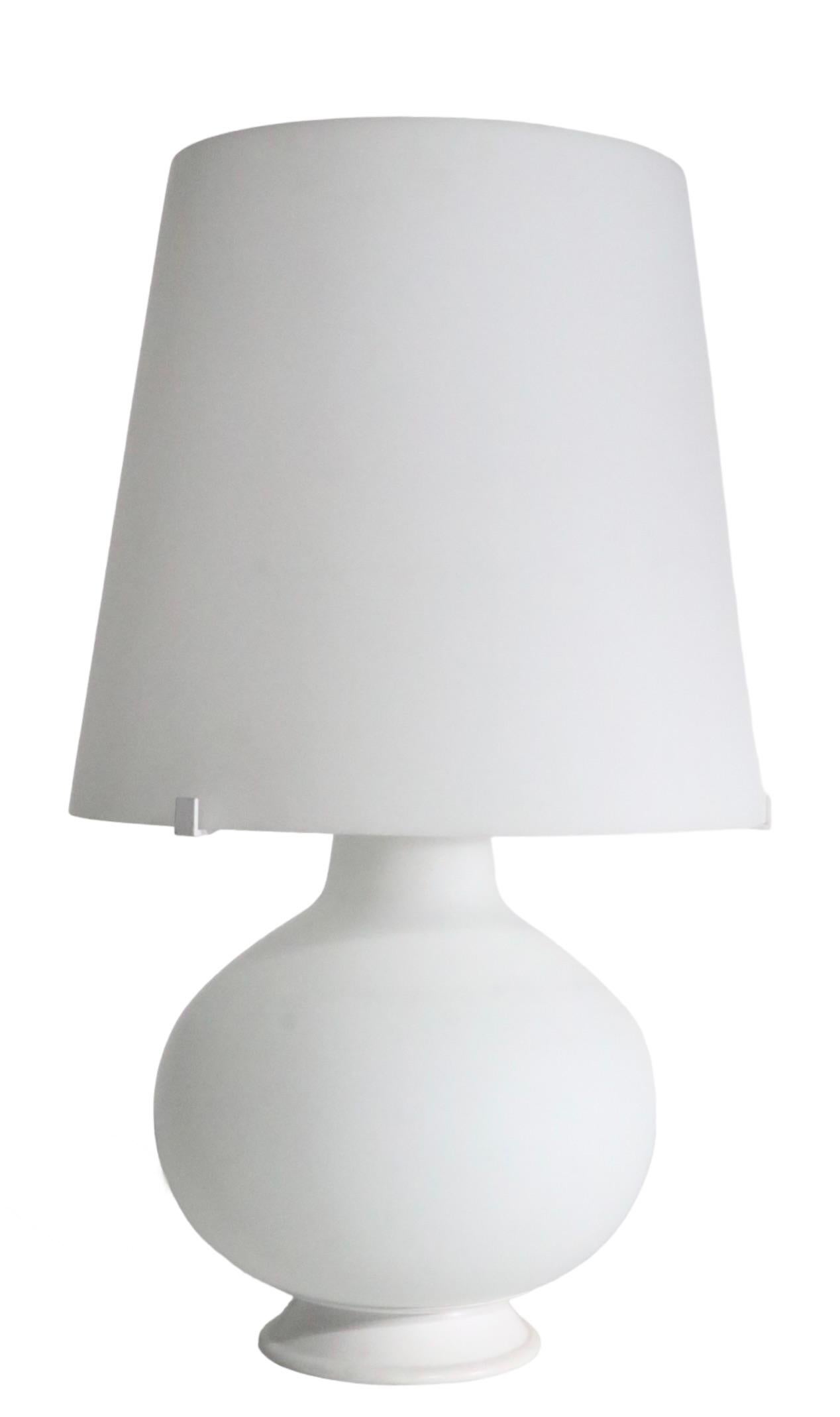 Pair Max Ingrand for Fontana Arte Model 1853 Frosted White Glass Table Lamps 8