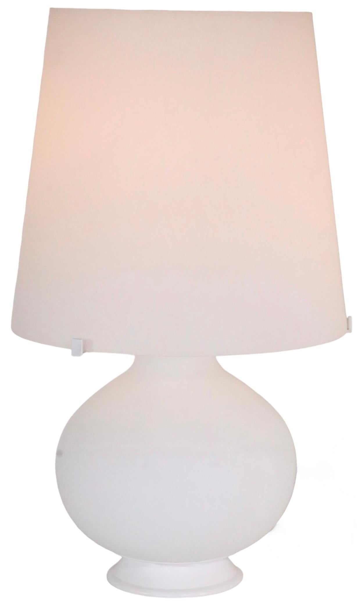 Italian Pair Max Ingrand for Fontana Arte Model 1853 Frosted White Glass Table Lamps