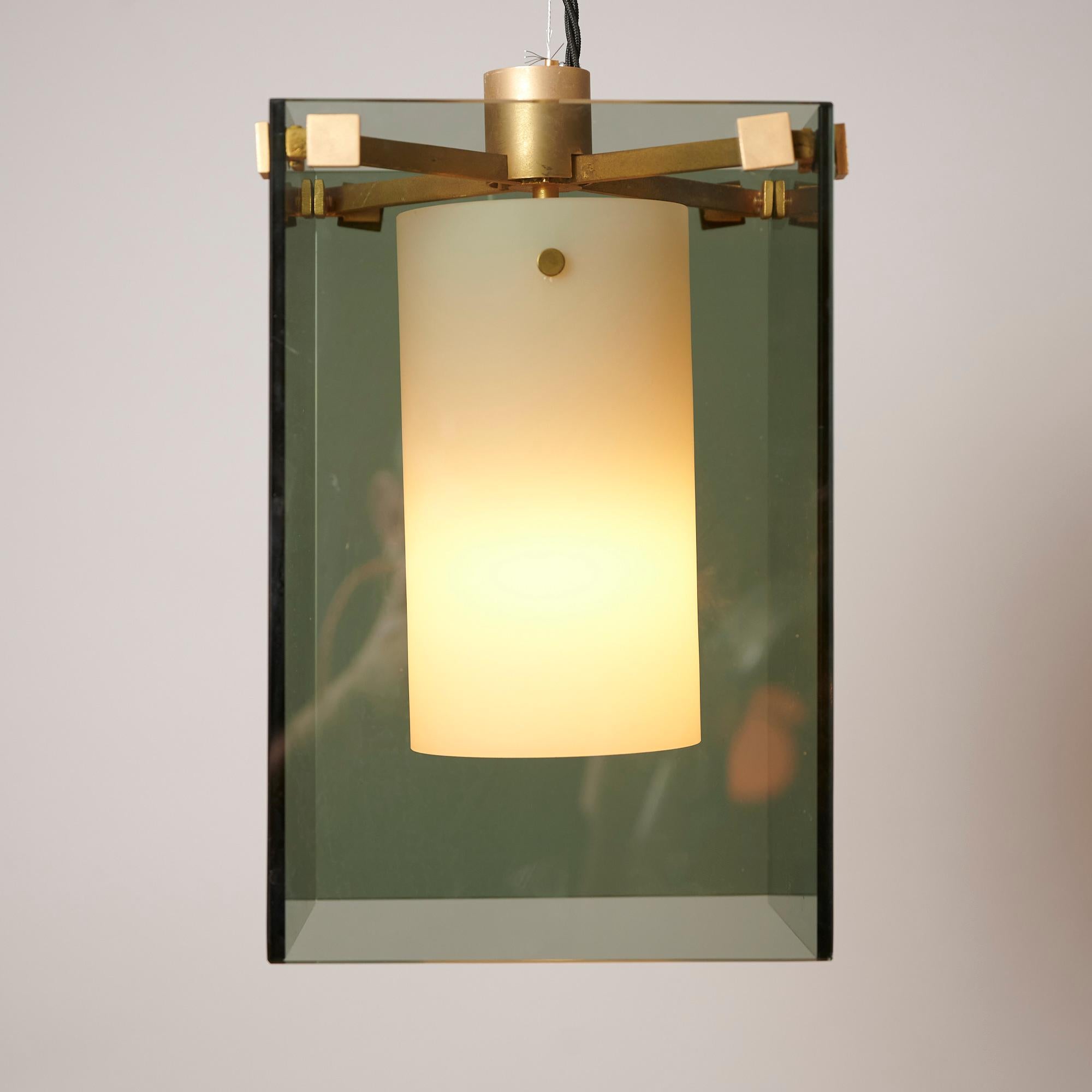 Paire de pendentifs Max Ingrand pour Fontana Arte Model No 2211 Italie c1960 en vente 1