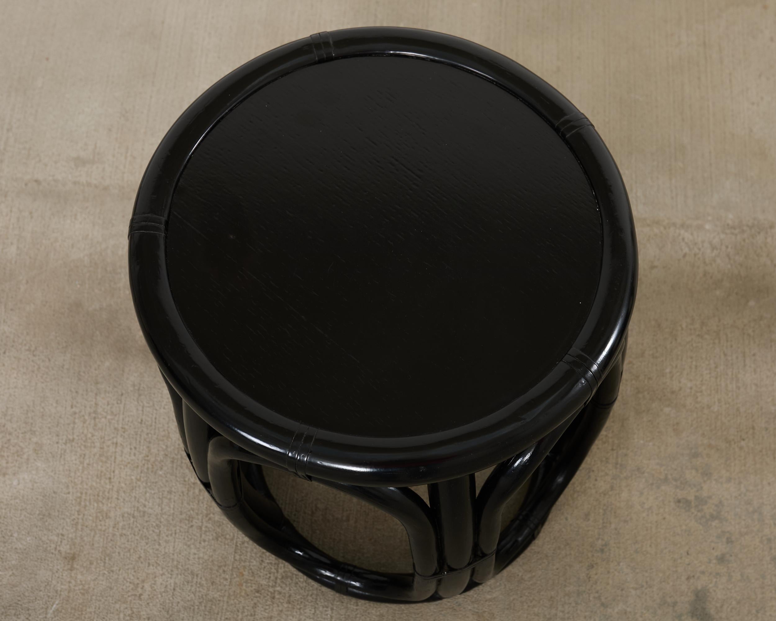 Paire de tables à boire Taborette Drum en rotin laqué McGuire Bon état - En vente à Rio Vista, CA