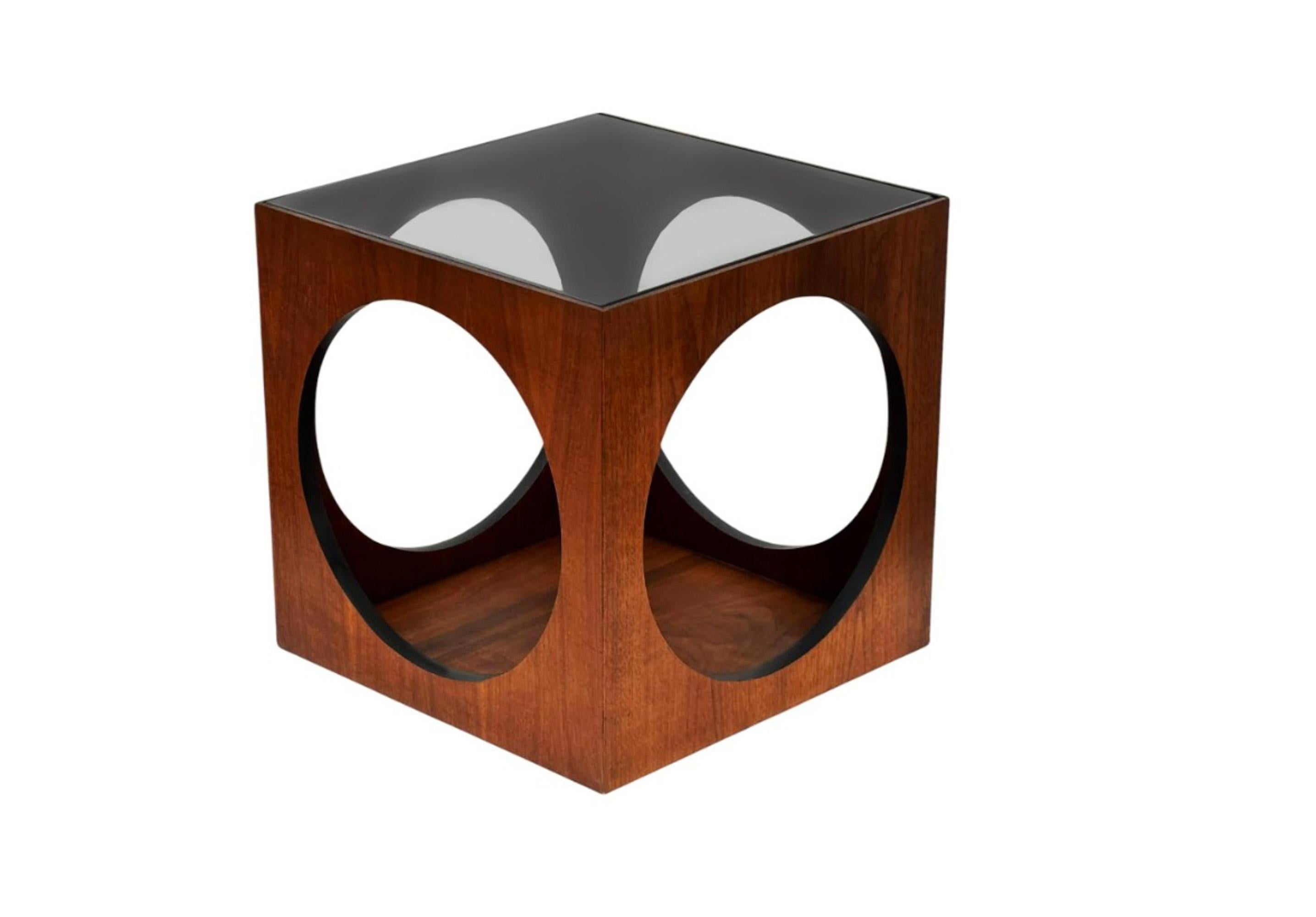 Late 20th Century Pair MCM Baughman Geometric Cube Walnut & Glass End Table or Side Drinks Tables