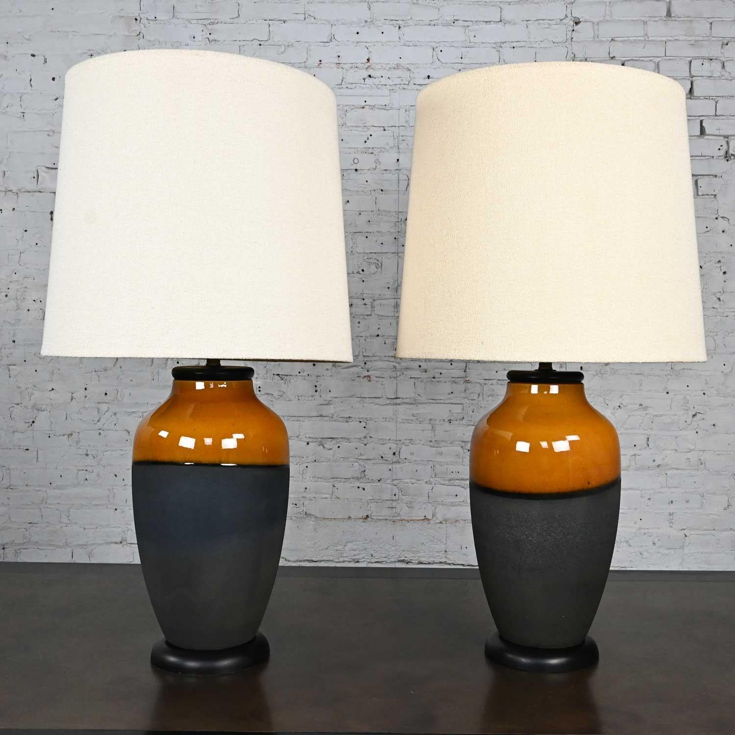 Pair MCM Black & Gold Large Scale Table Lamps by Carstens Tonnieshof of Germany For Sale 12