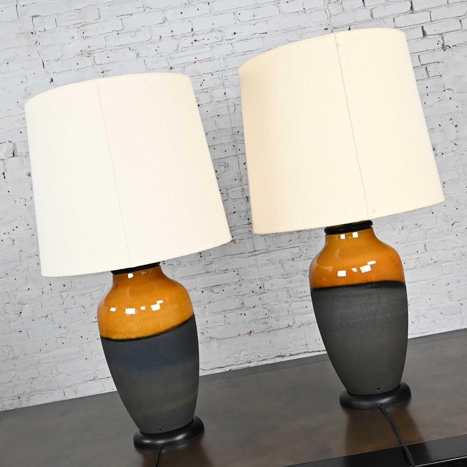 Mid-Century Modern Pair MCM Black & Gold Large Scale Table Lamps by Carstens Tonnieshof of Germany For Sale