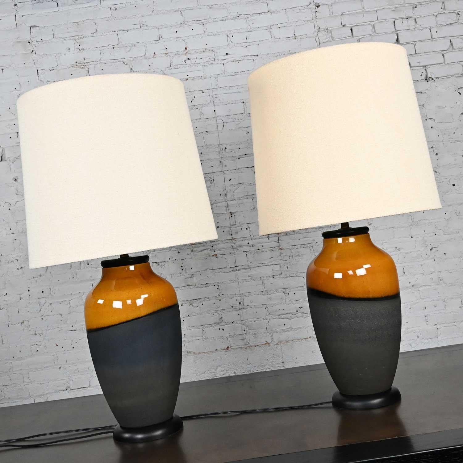 20th Century Pair MCM Black & Gold Large Scale Table Lamps by Carstens Tonnieshof of Germany For Sale