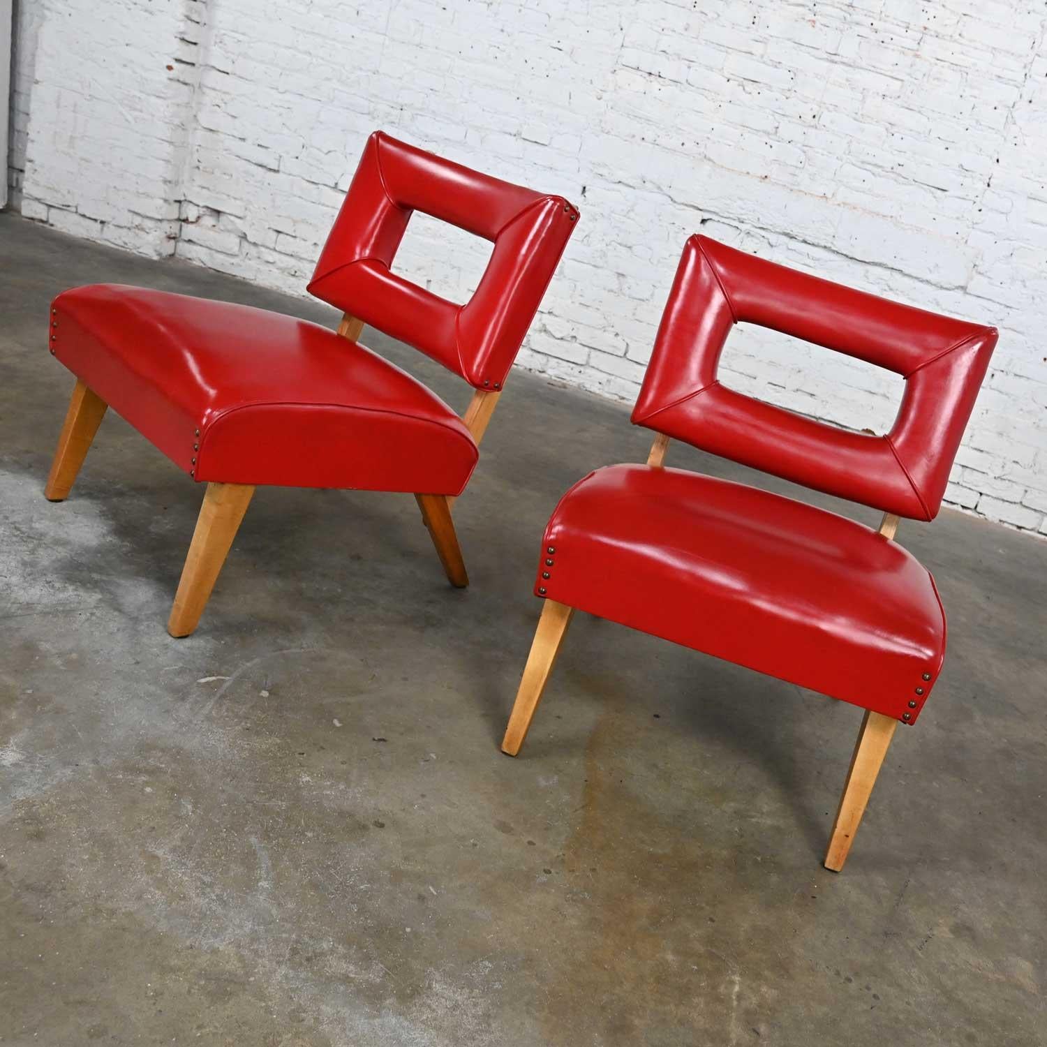 Pair MCM Keyhole Back Orig Red Faux Leather Slipper Chairs Attr Viking Artline In Good Condition For Sale In Topeka, KS
