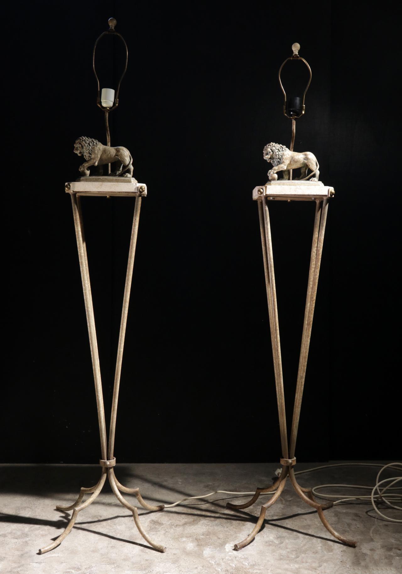 Pair of Medici Lion Hollywood Regency Style Floor Lamps, 1980s In Good Condition In Boven Leeuwen, NL
