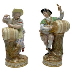 Paire de figurines Meissen "Vigneron et compagnon", C.C. 1870.