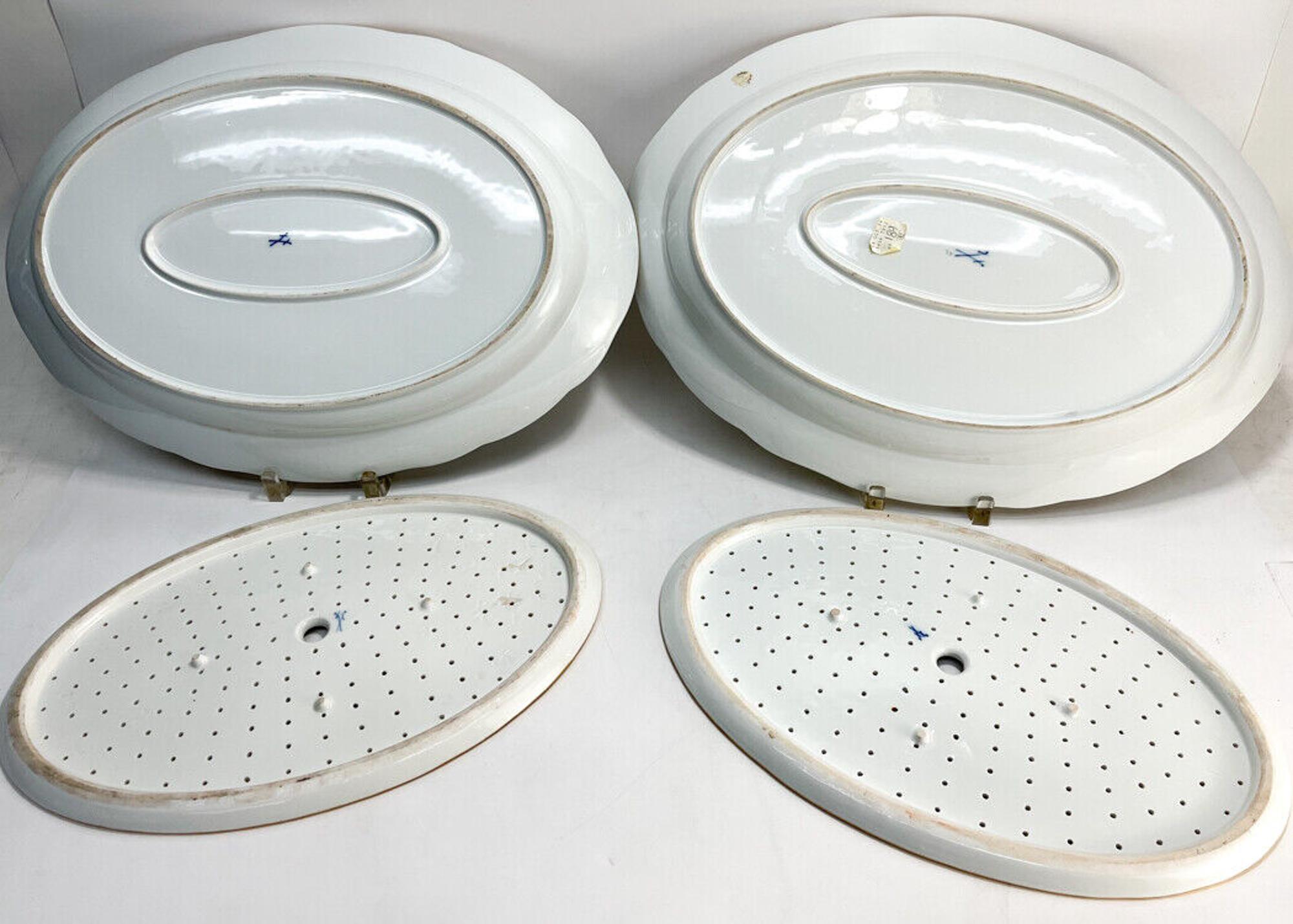  Pair Meissen Germany Porcelain Serving Inset Strainer Entrée Dishes  For Sale 1
