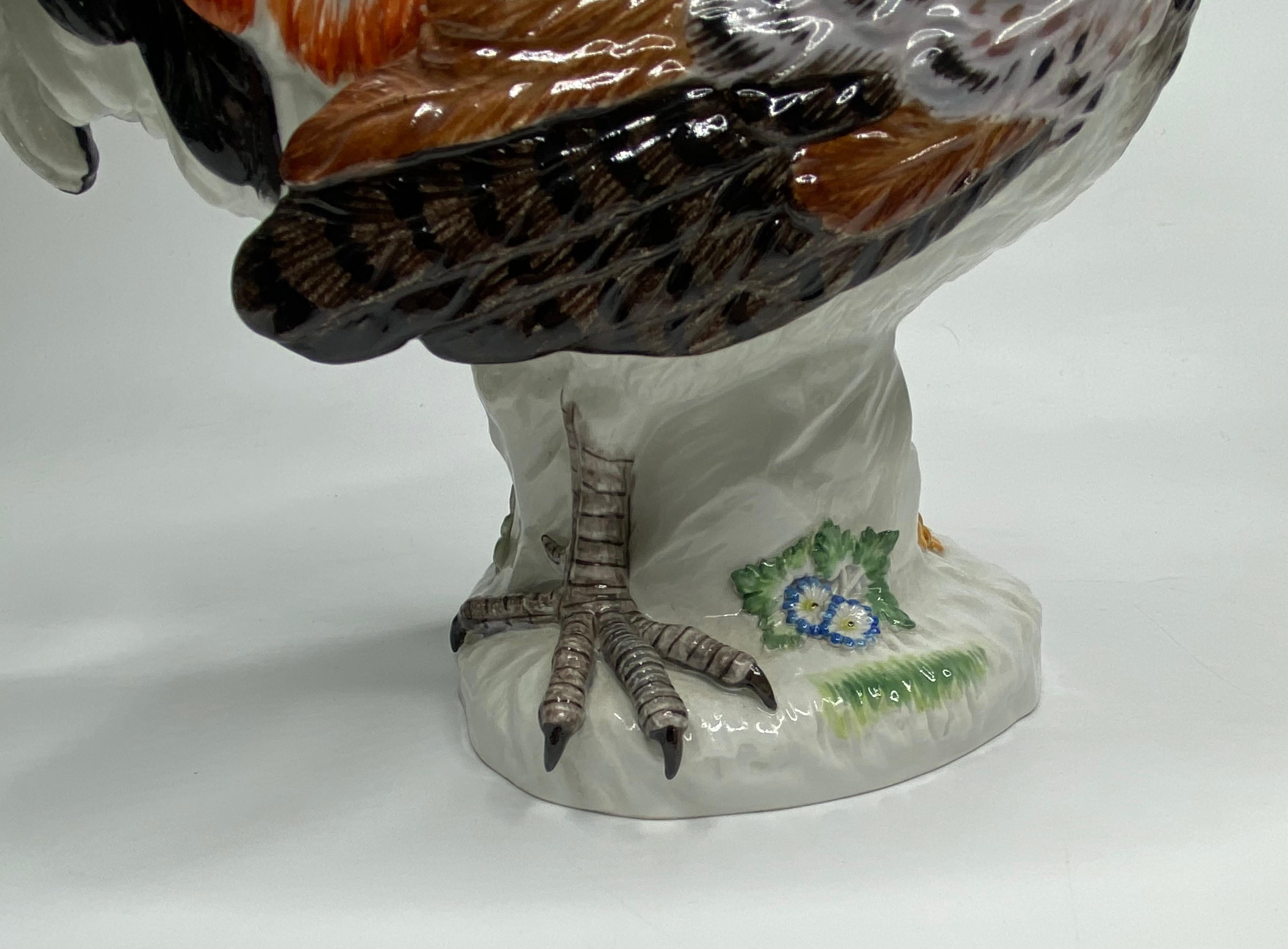 German Pair Meissen porcelain covered and hen, c. 1920. For Sale