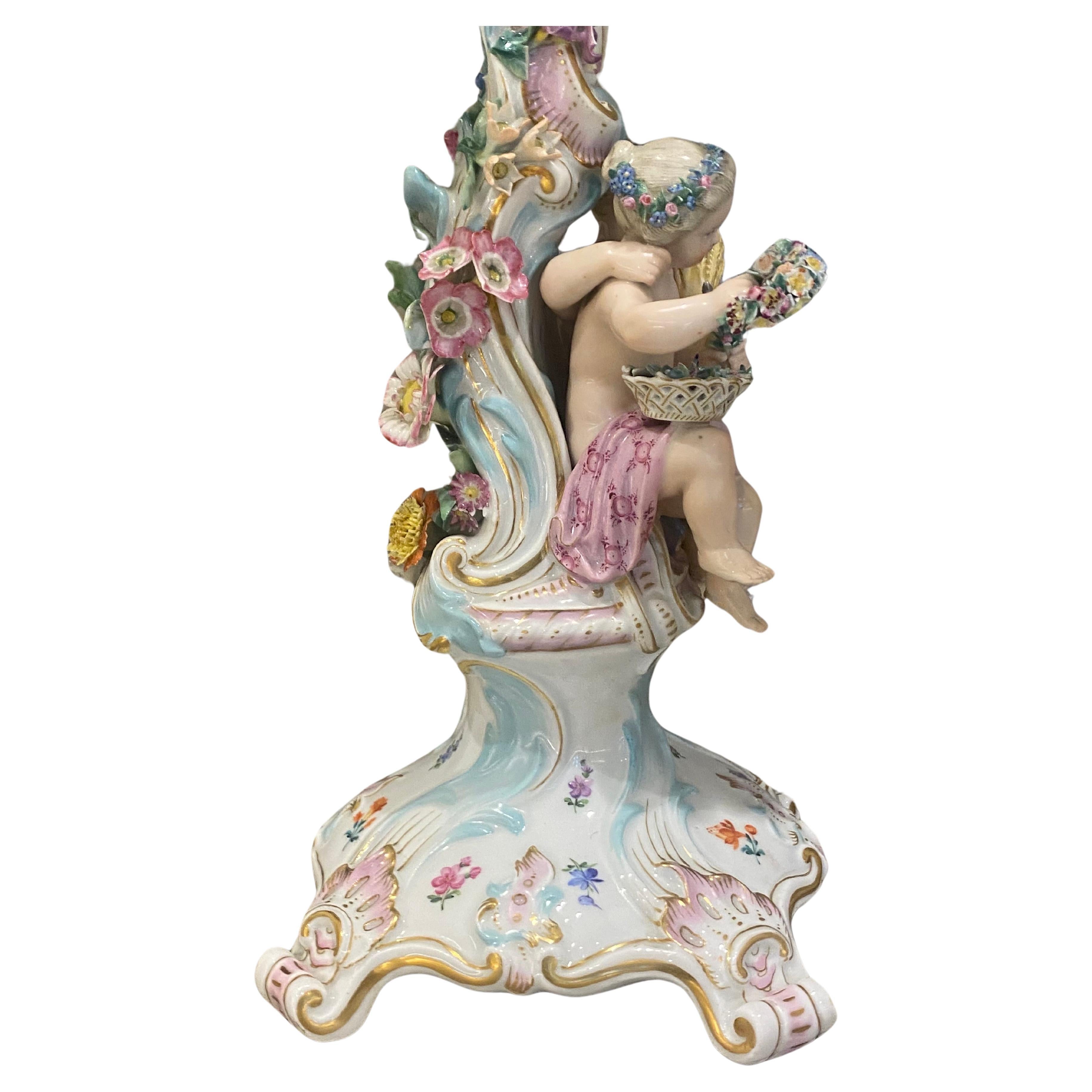 Paire de candélabres figuratifs en porcelaine de Meissen Circa 19e siècle  en vente 7