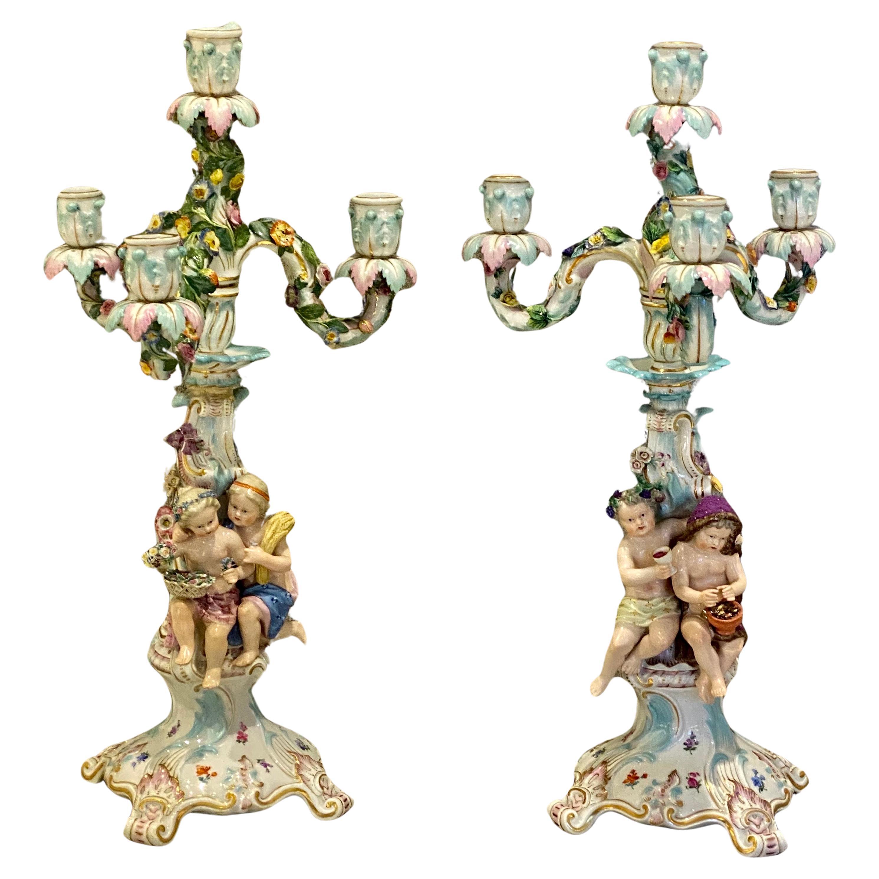 Paire de candélabres figuratifs en porcelaine de Meissen Circa 19e siècle  en vente