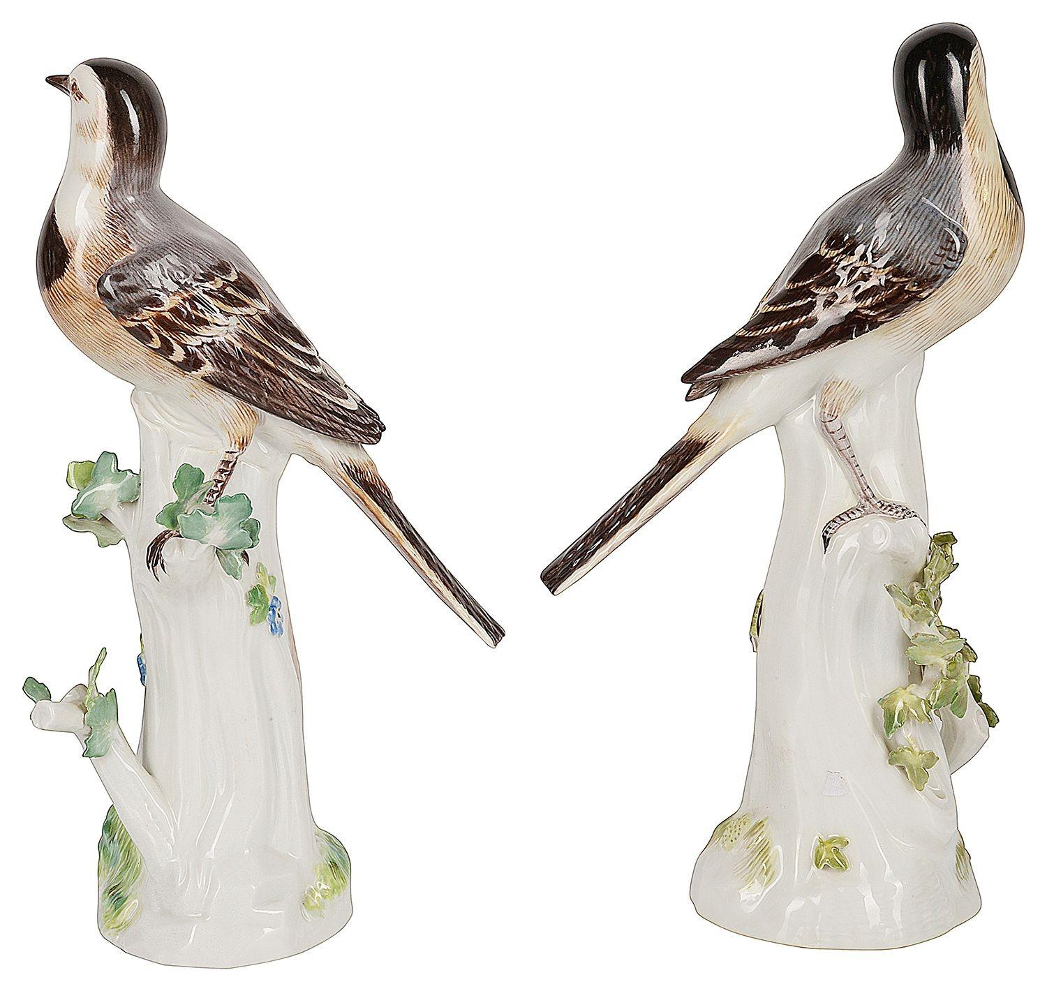 German Pair Meissen Porcelain Wag Tails, Perched on a Tree Stump, circa 1900 For Sale