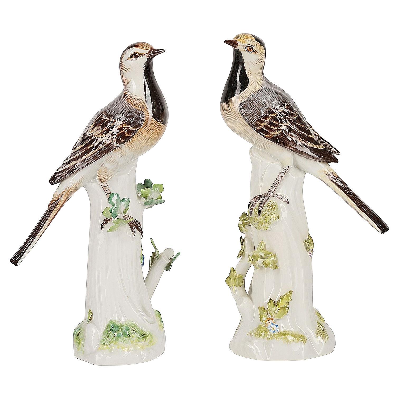 Pair Meissen Porcelain Wag Tails, Perched on a Tree Stump, circa 1900 For Sale
