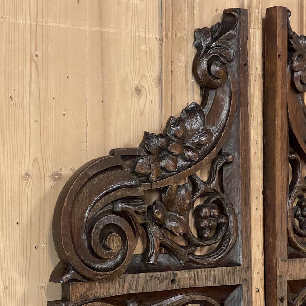Pair Mid-19th Century French Renaissance Carved Architectural Decorations For Sale 4