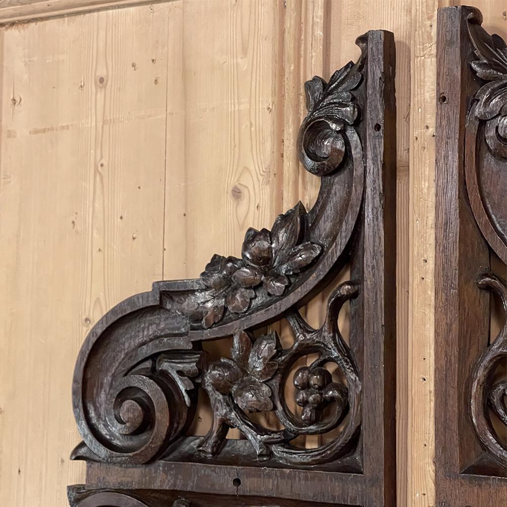 Pair Mid-19th Century French Renaissance Carved Architectural Decorations For Sale 9
