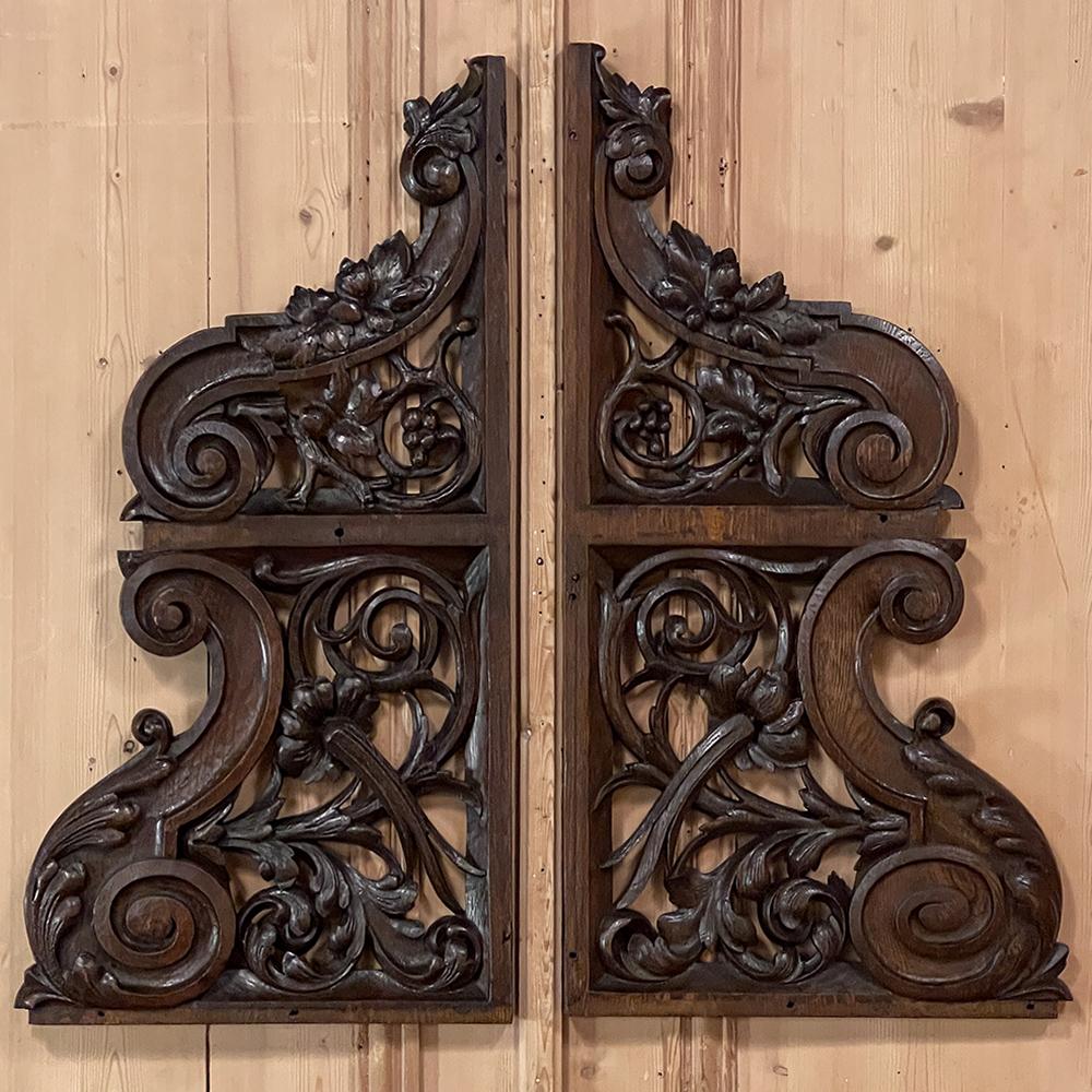 Pair Mid-19th Century French Renaissance Carved Architectural Decorations In Good Condition For Sale In Dallas, TX