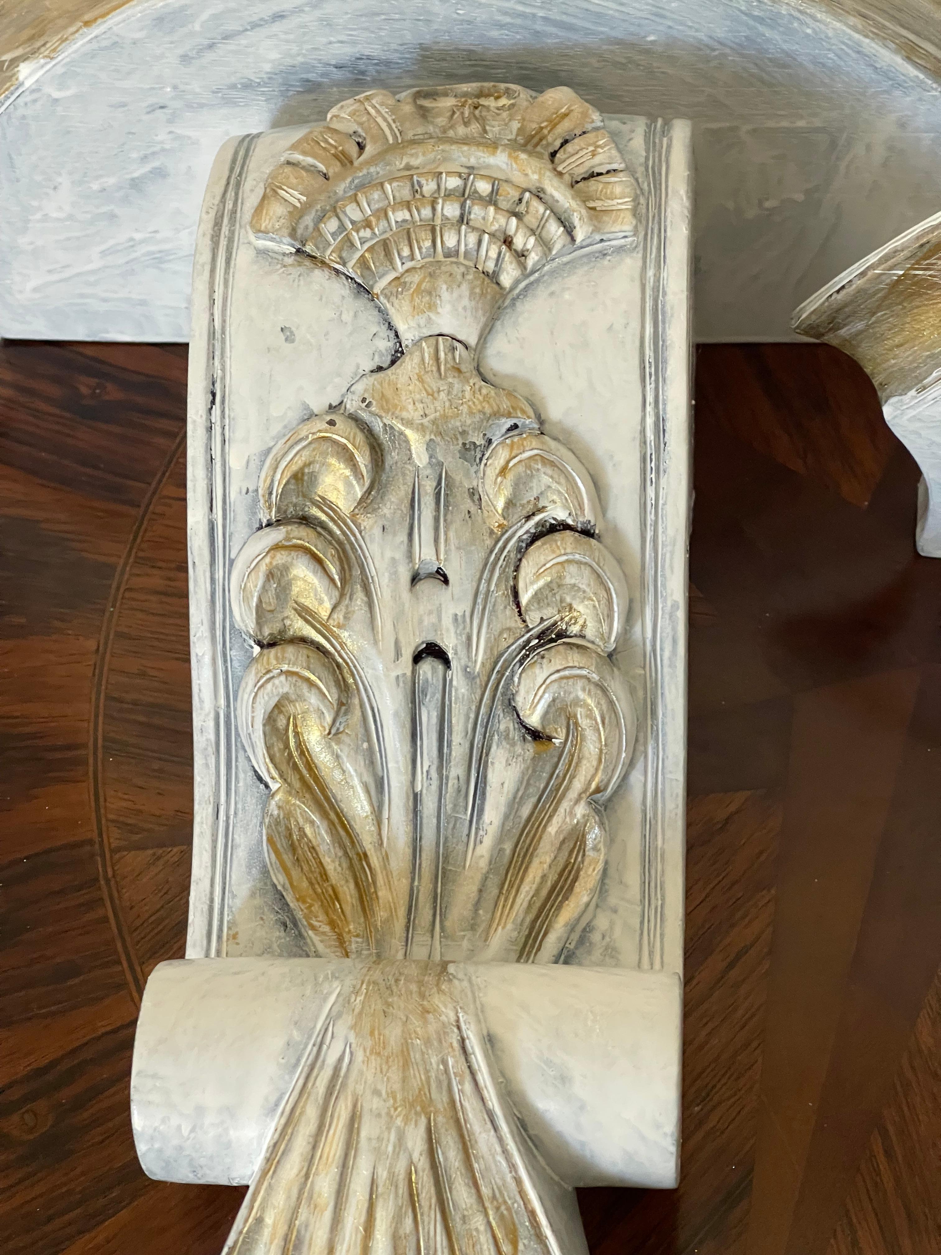 Coppia di mensole da parete della metà del 20° secolo, affilate In condizioni buone in vendita a Boca Raton, FL