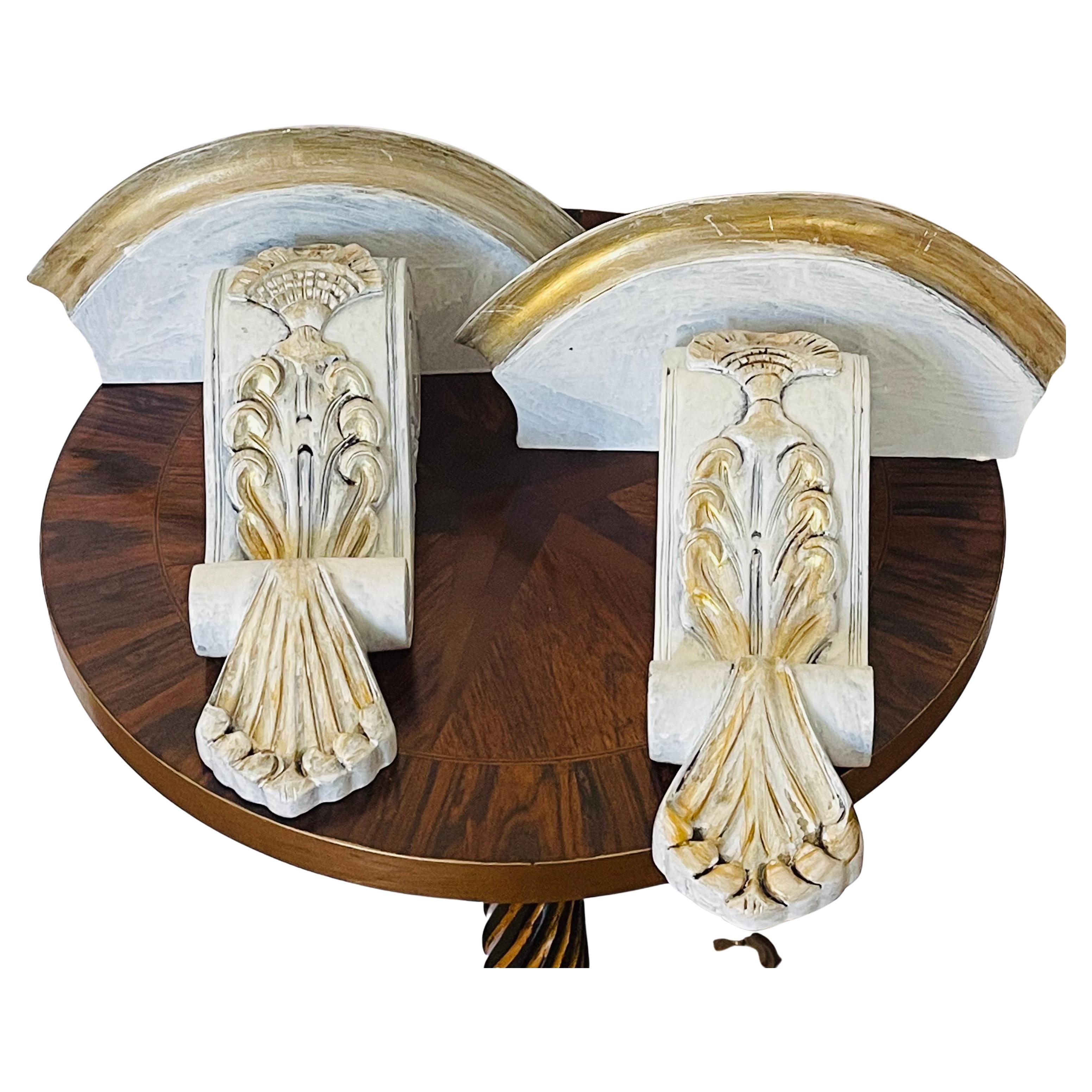 Coppia di mensole da parete della metà del 20° secolo, affilate