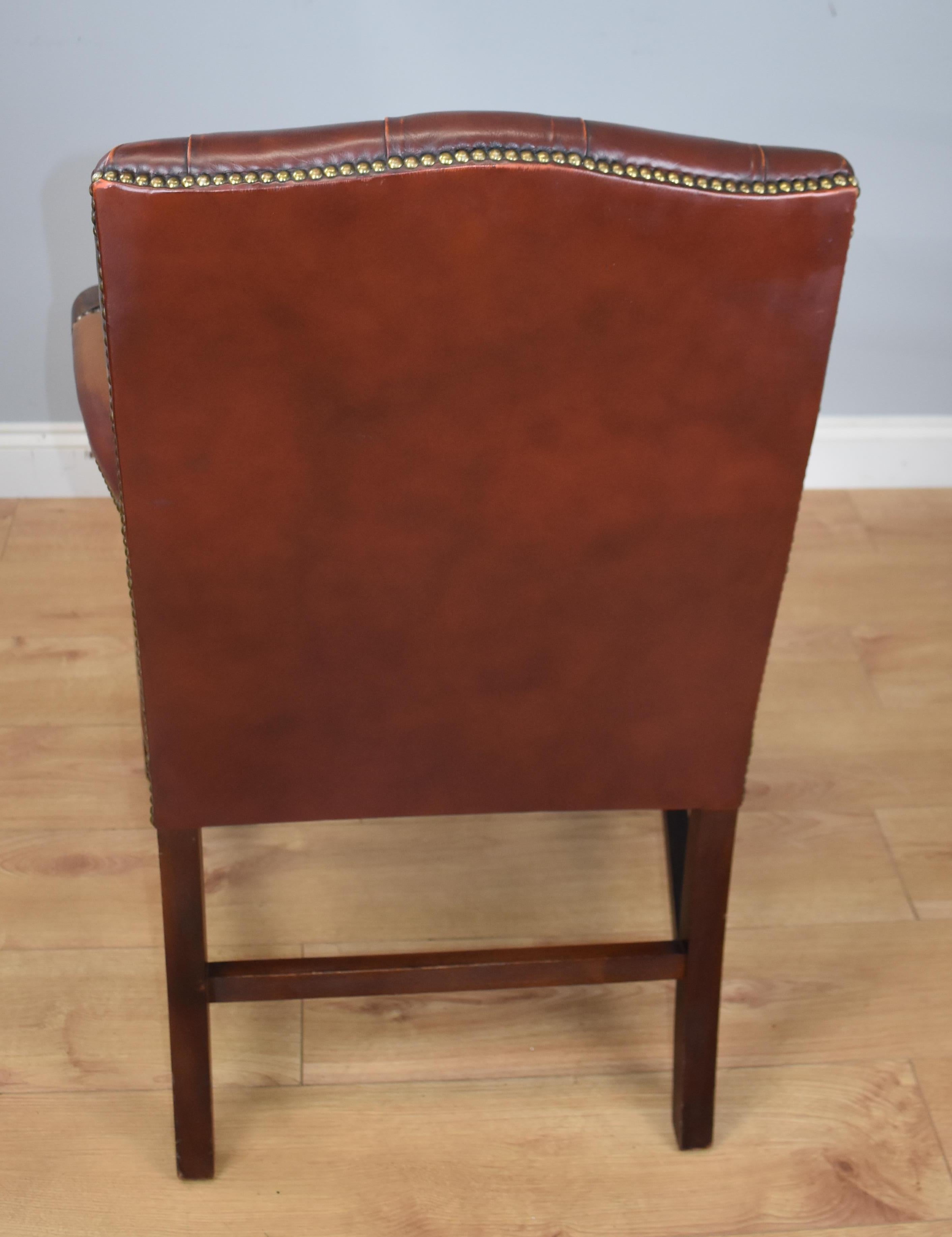 Pair of Mid-20th Century Leather Gainsborough Chairs In Good Condition In Chelmsford, Essex
