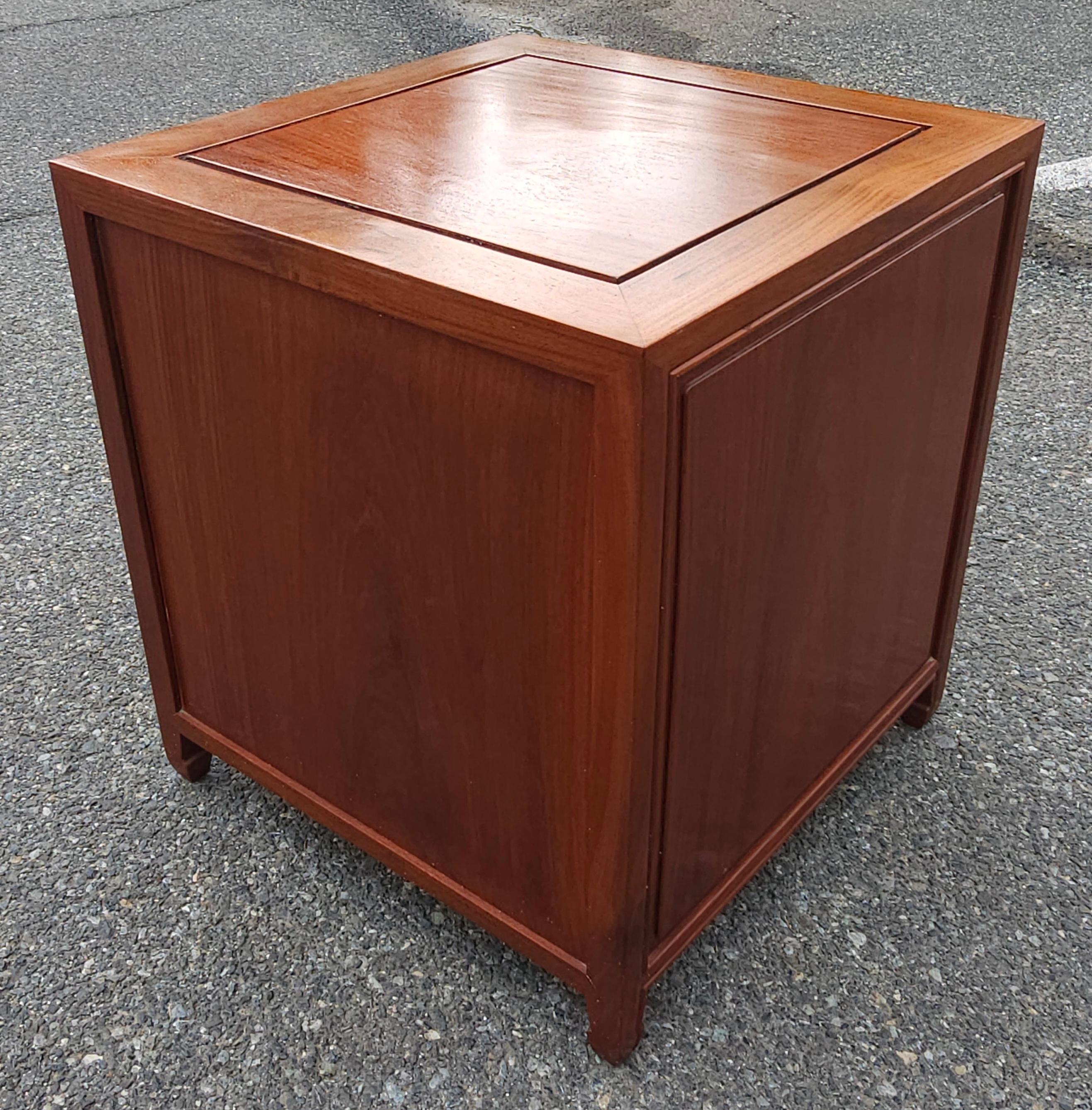 Pair Mid 20th Century Ming Style Rosewood Side Table Cabinets with Glass Top For Sale 4