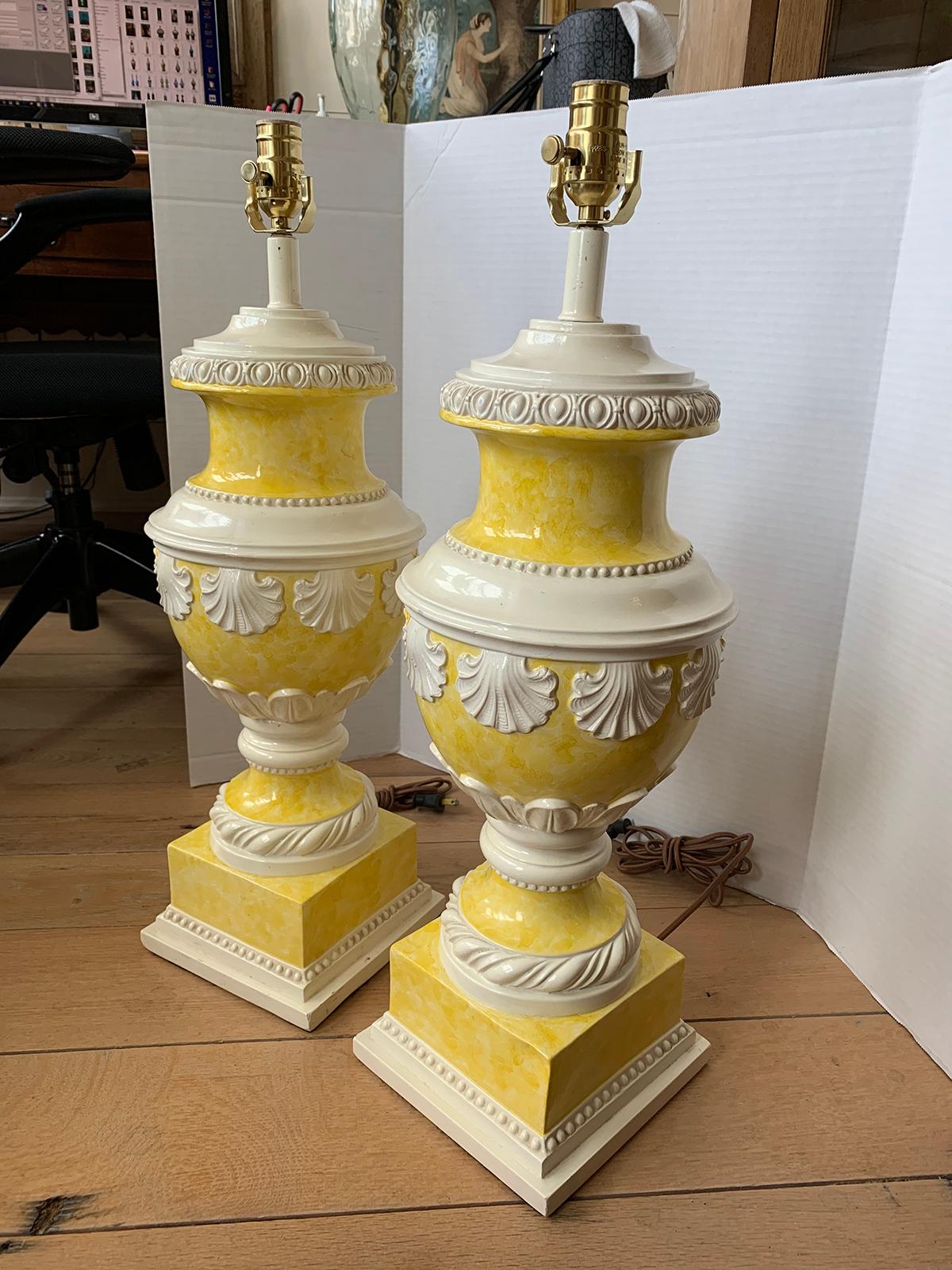 Mid-20th Century Neoclassical Yellow & White Glazed Urn Lamps, Shell Motif, Pair In Good Condition In Atlanta, GA