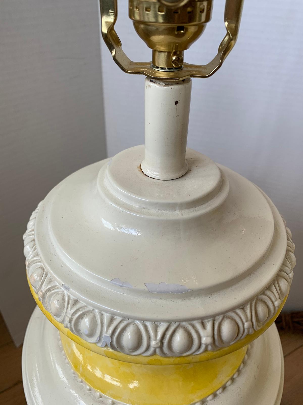 Mid-20th Century Neoclassical Yellow & White Glazed Urn Lamps, Shell Motif, Pair 4