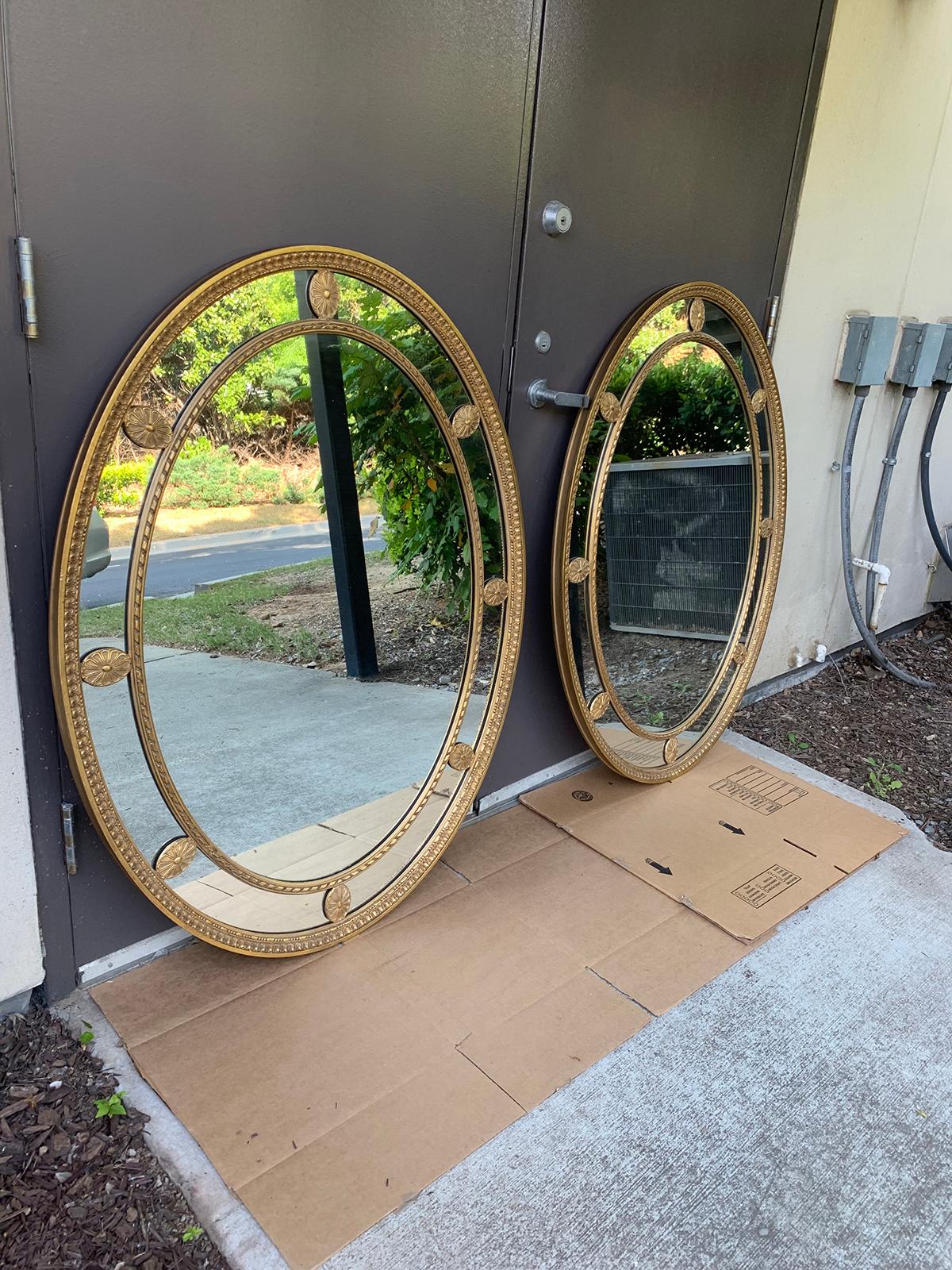 Pair of Mid-20th Century Oval Giltwood George III Style Oval Mirrors circa 1970s In Good Condition In Atlanta, GA