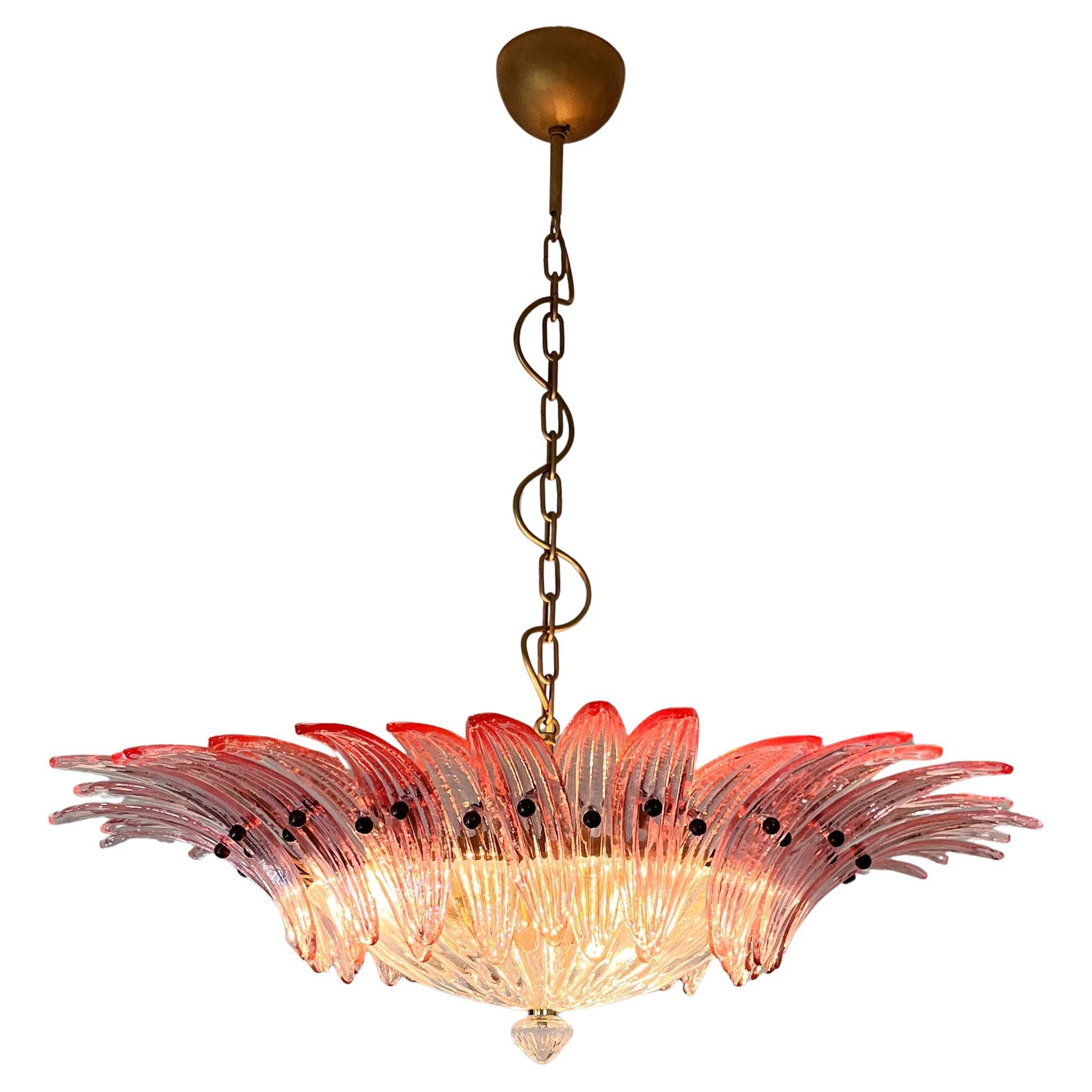 Coppia di lampadari di Murano rosa della metà del XX secolo in vendita 11