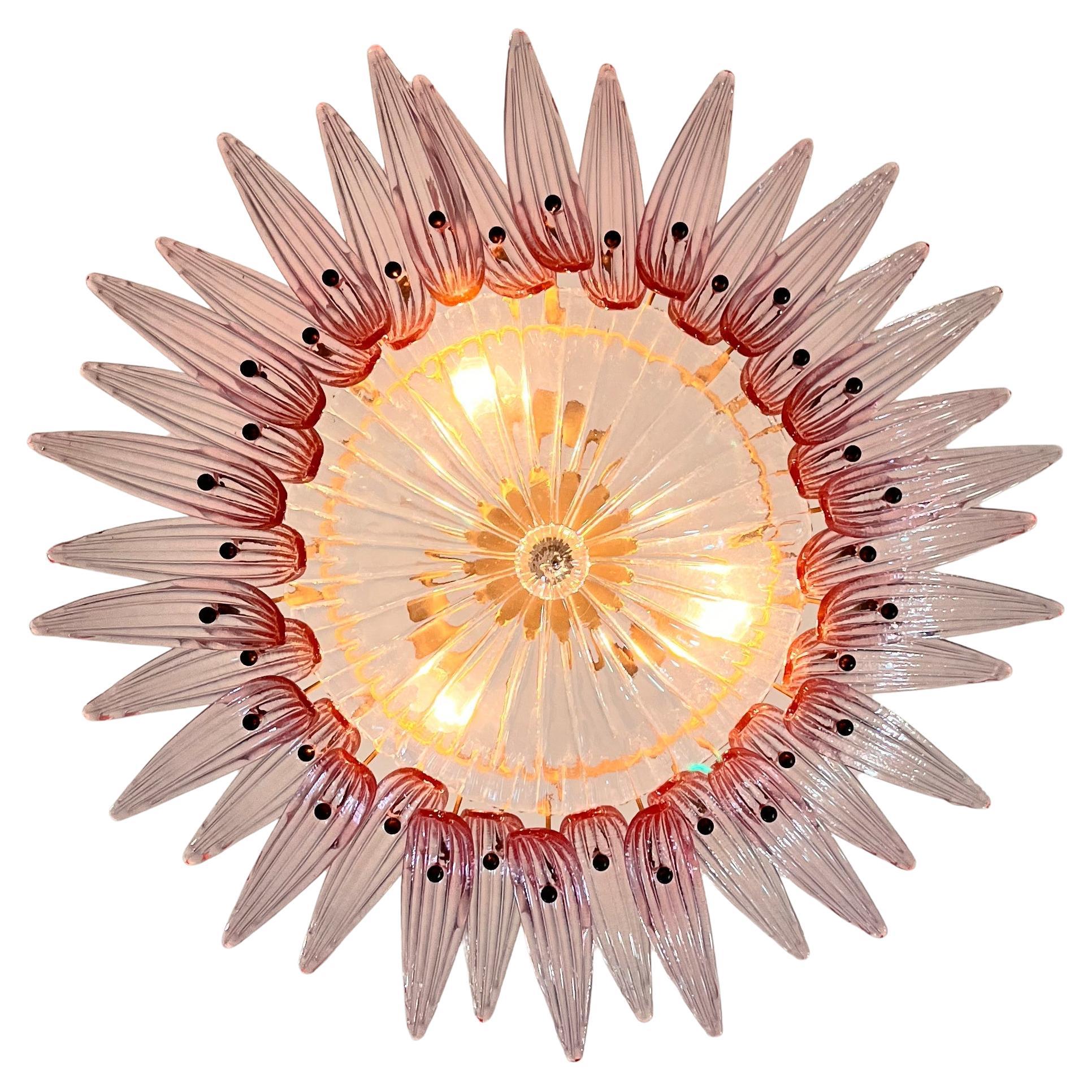 Coppia di lampadari di Murano rosa della metà del XX secolo in vendita 3