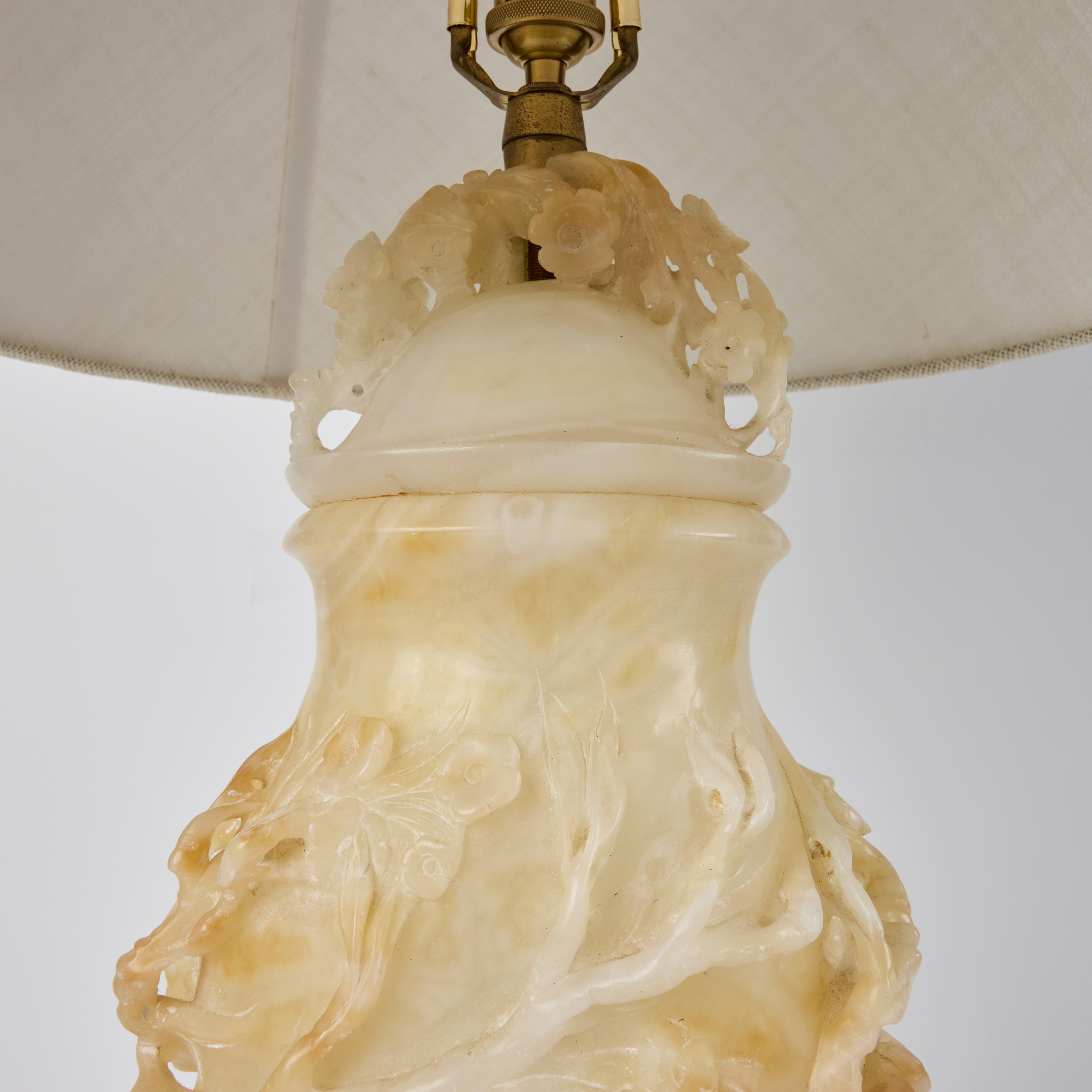 Lin Paire de lampes en albâtre du MId-Siècle The Marbro Lamp Company en vente