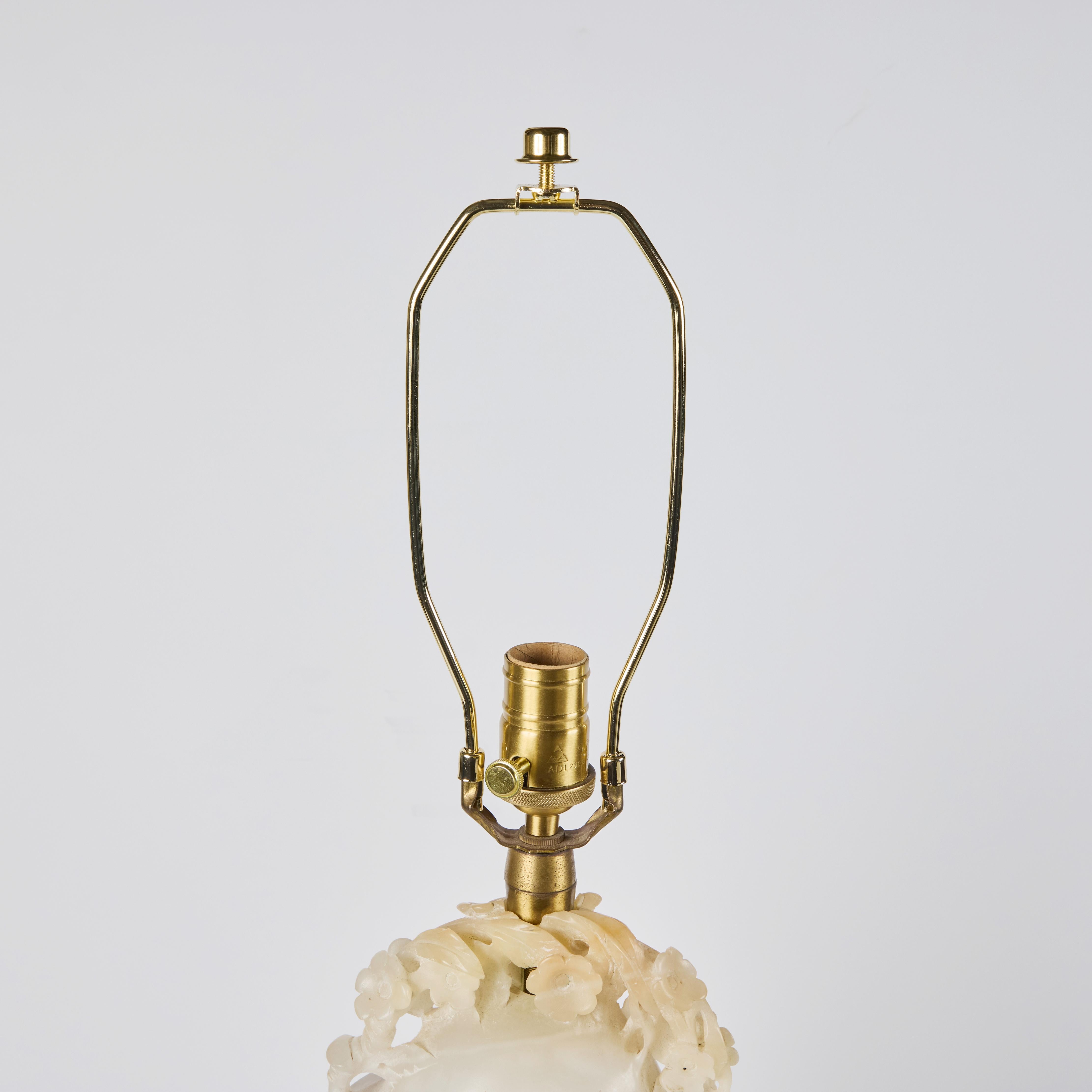 Paire de lampes en albâtre du MId-Siècle The Marbro Lamp Company en vente 1