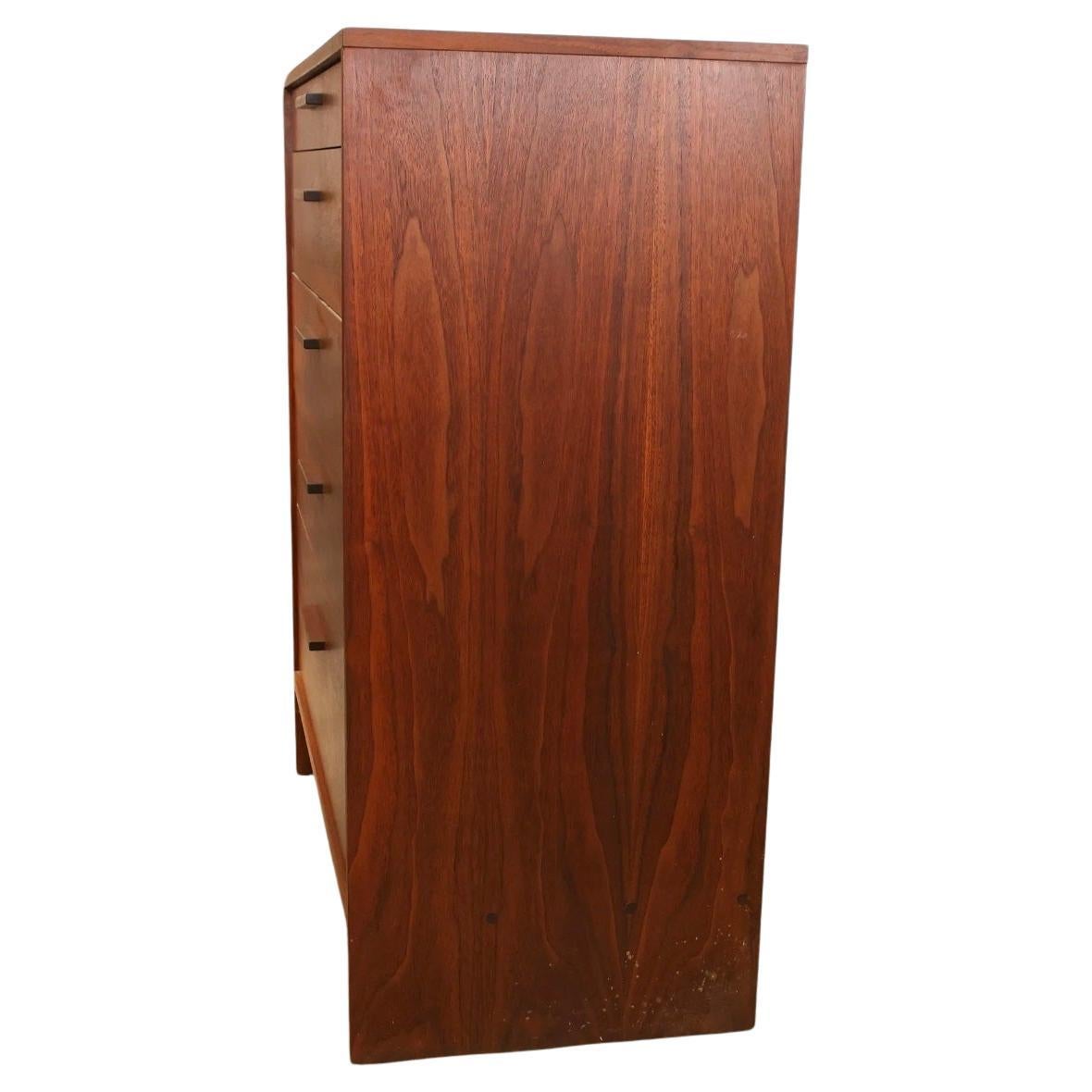 Pair Mid century American Studio Craft Walnut Dressers by Richard Artschwager (amerikanisch) im Angebot