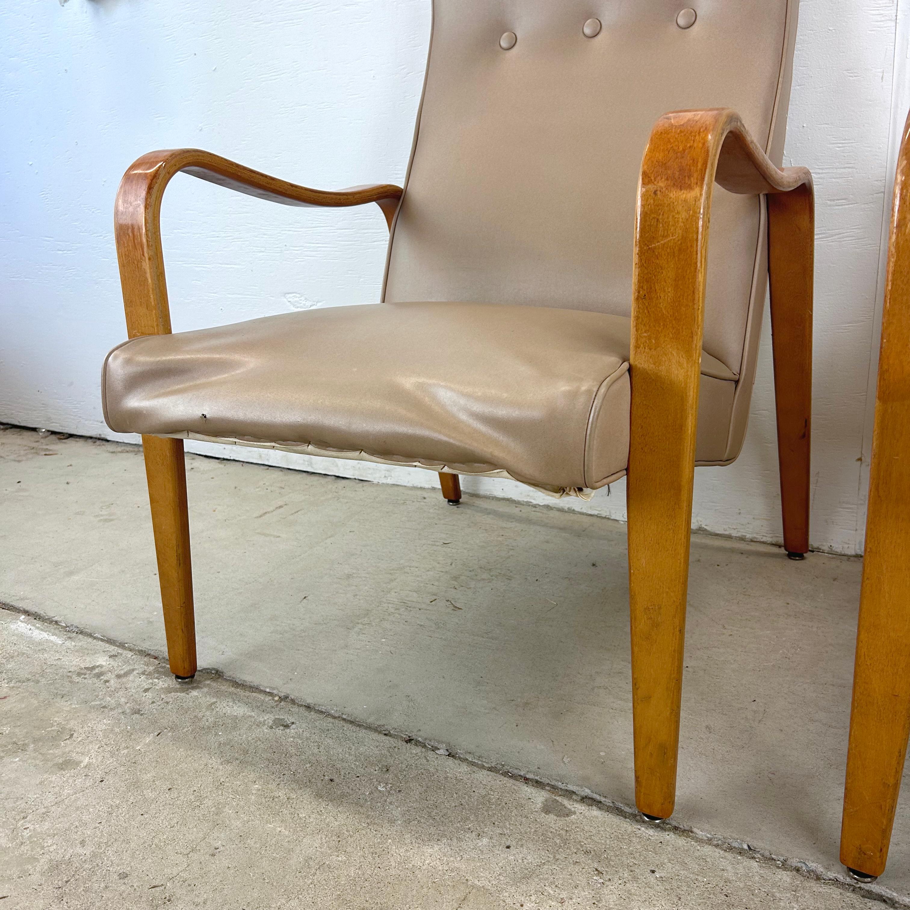 Paire de fauteuils du milieu du siècle d'après Thonet en vente 9