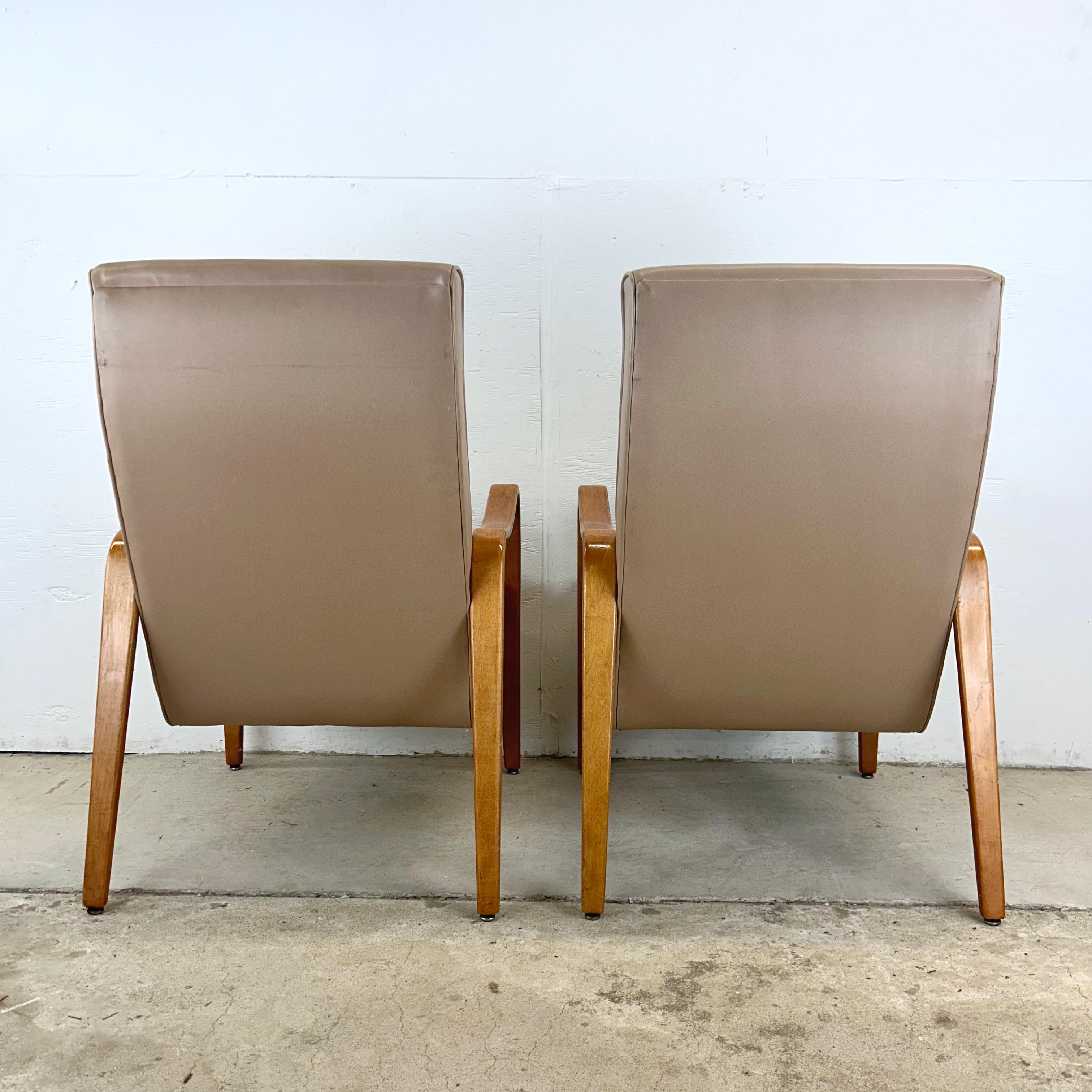 Autre Paire de fauteuils du milieu du siècle d'après Thonet en vente