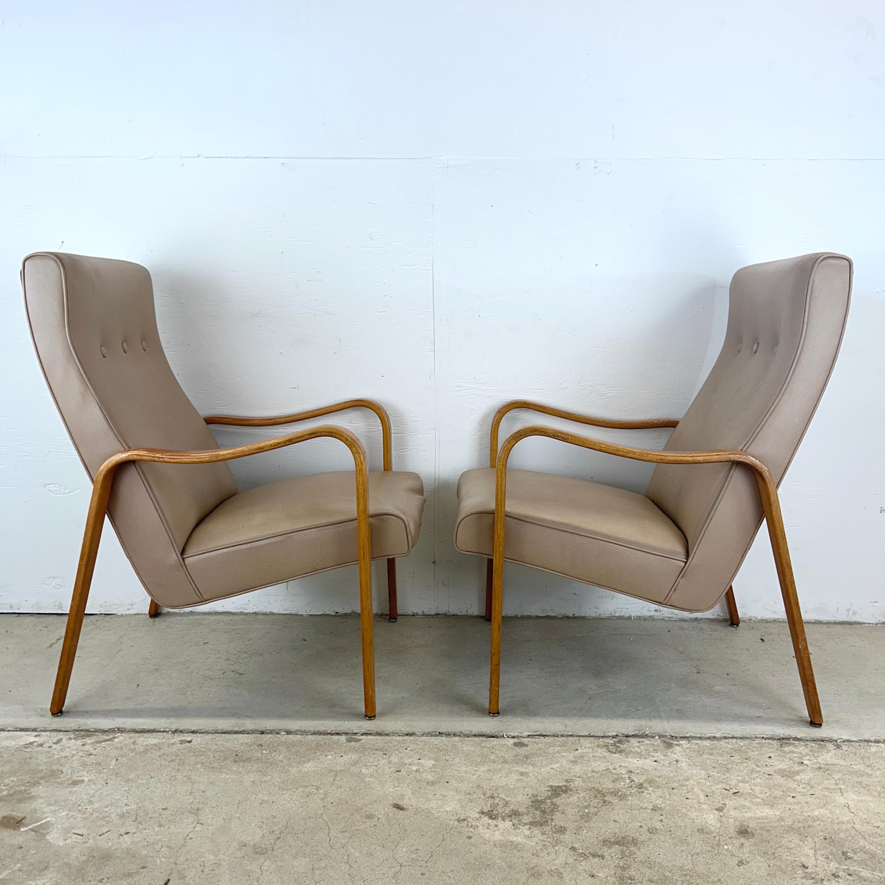 Paire de fauteuils du milieu du siècle d'après Thonet Bon état - En vente à Trenton, NJ