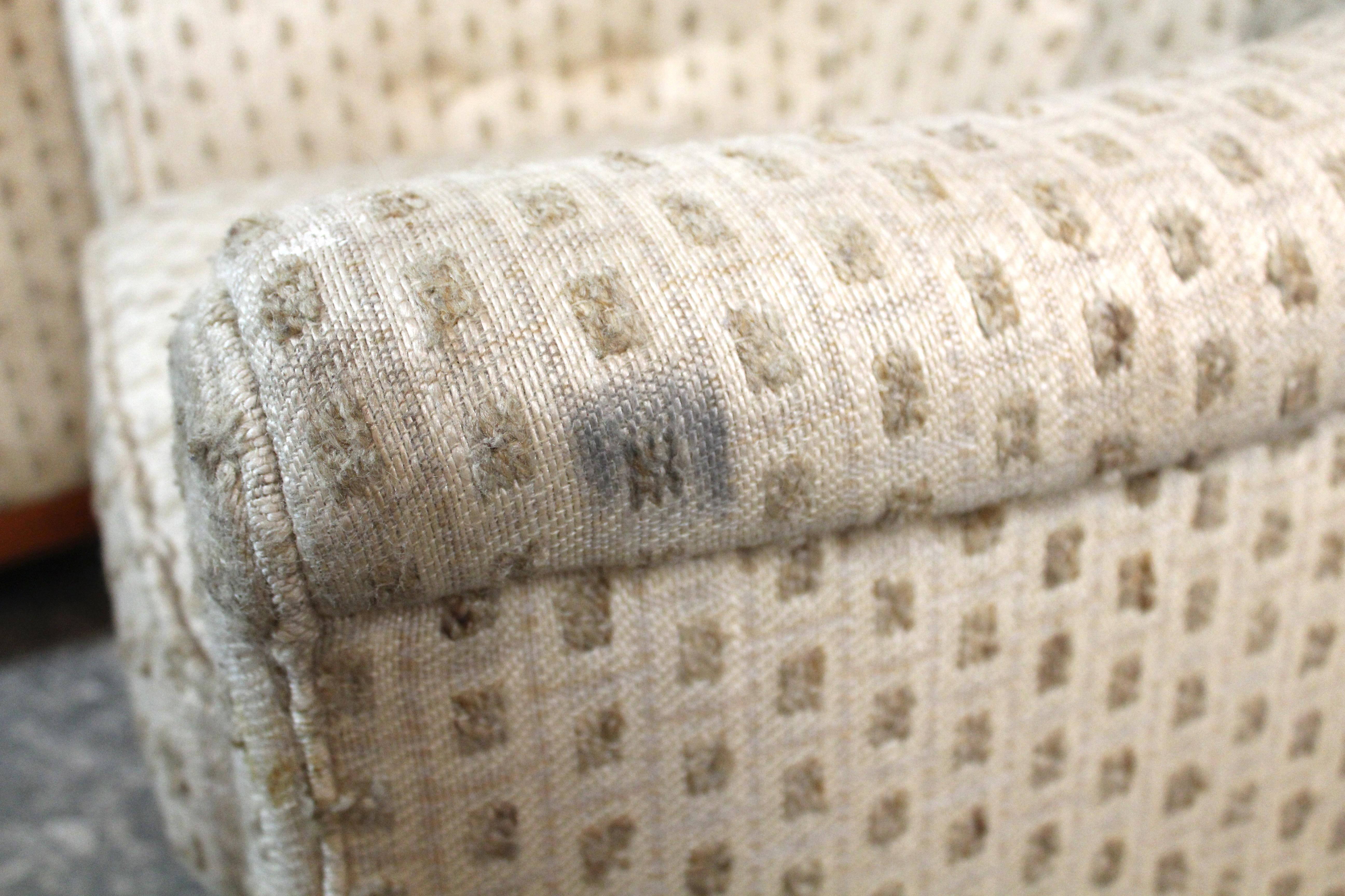 Paar Mid-Century Barrel Back Stühle im Angebot 2