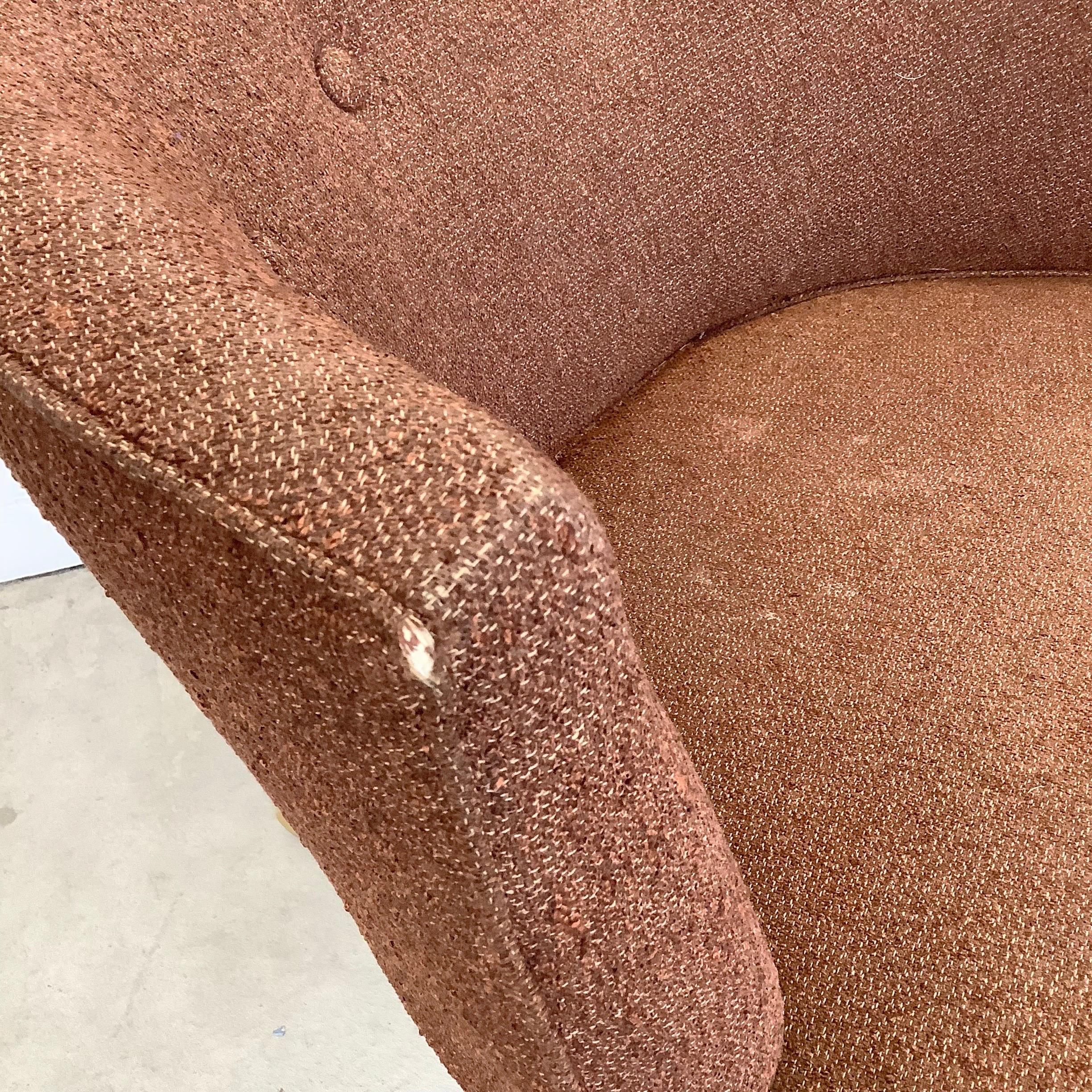 Paire de chaises longues à dossier baril du milieu du siècle dernier en vente 8