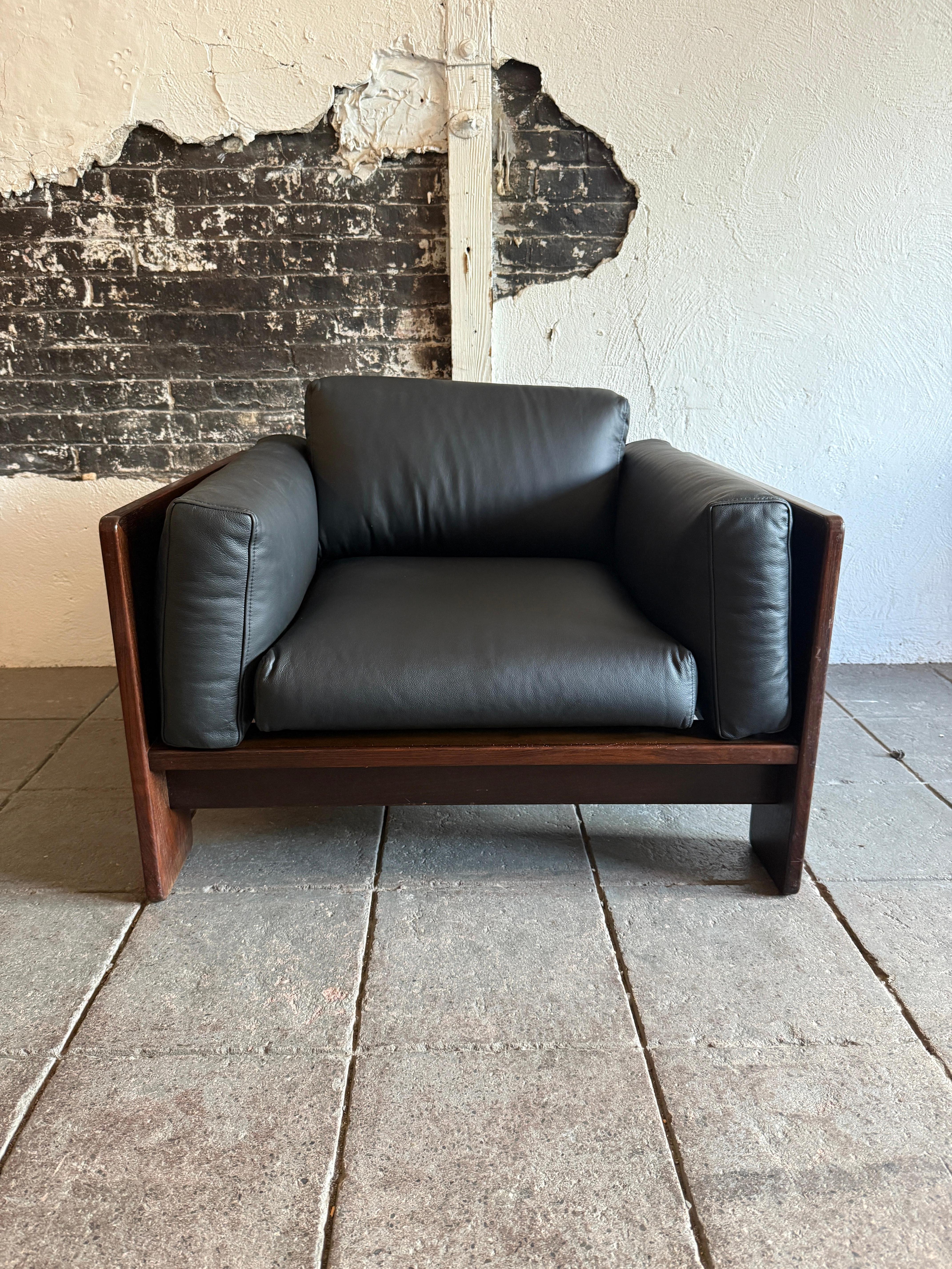 Mid-Century Modern Pair Mid century bastiano lounge chairs by Afra & Tobia Scarpa by Gavina For Sale