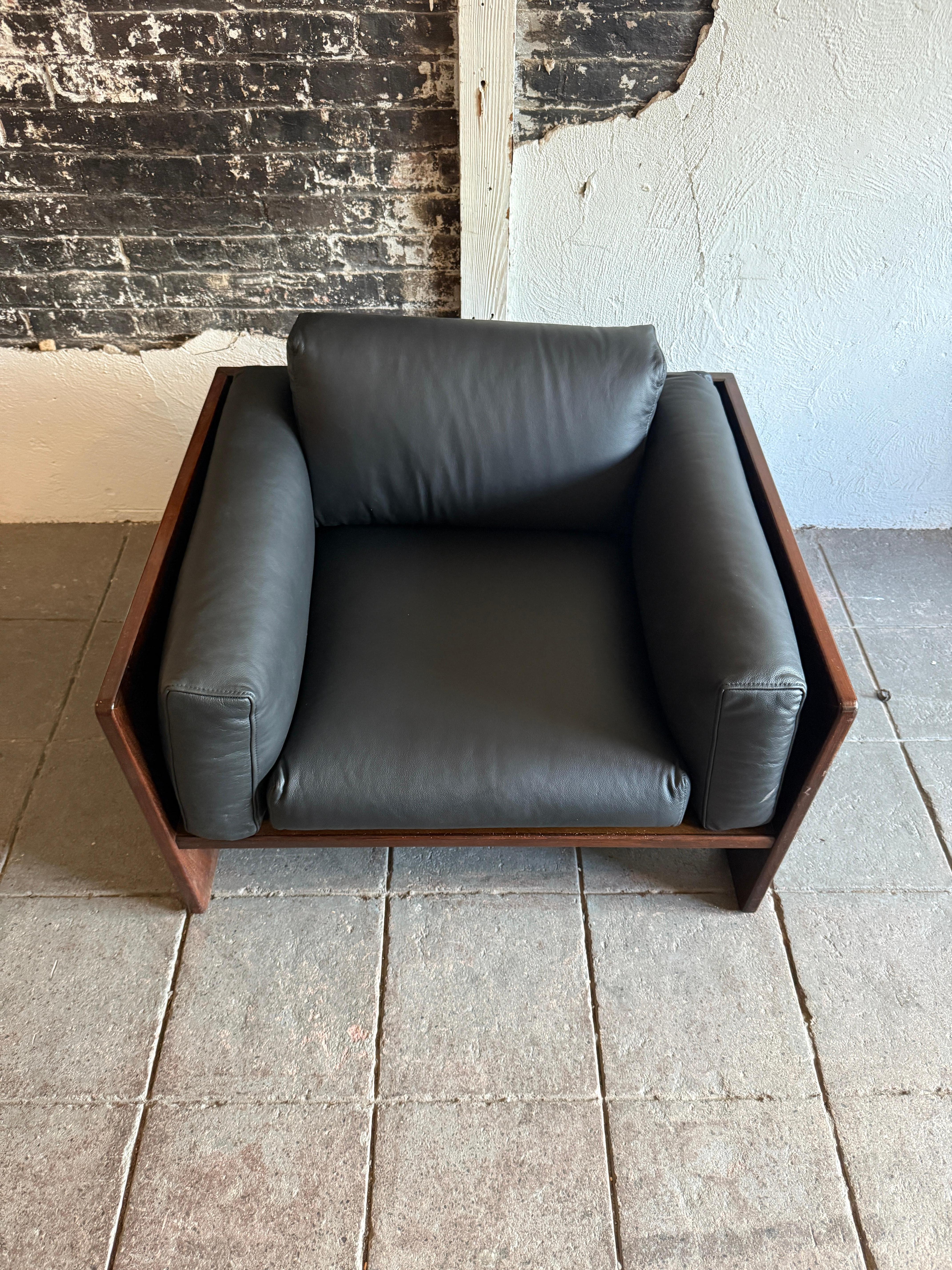 Mid-20th Century Pair Mid century bastiano lounge chairs by Afra & Tobia Scarpa by Gavina For Sale