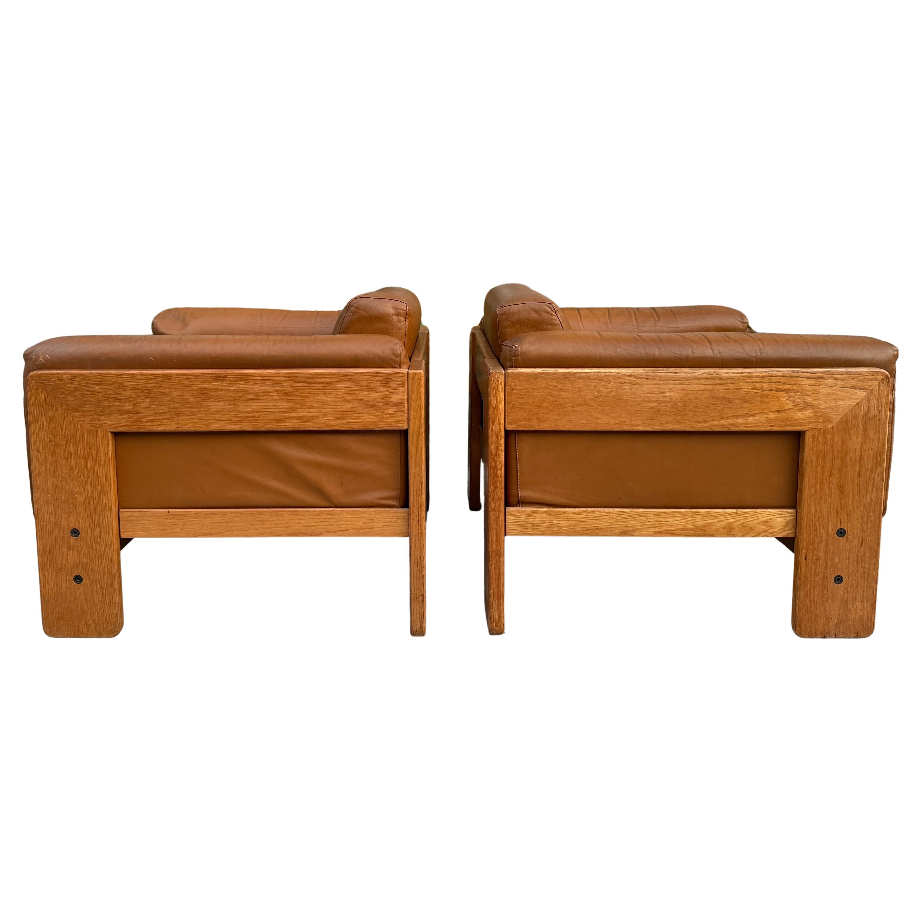 Ein Paar Bastiano Eiche Leder Sessel aus der Mitte des Jahrhunderts von Afra & Tobia Scarpa im Zustand „Gut“ im Angebot in Brooklyn, NY