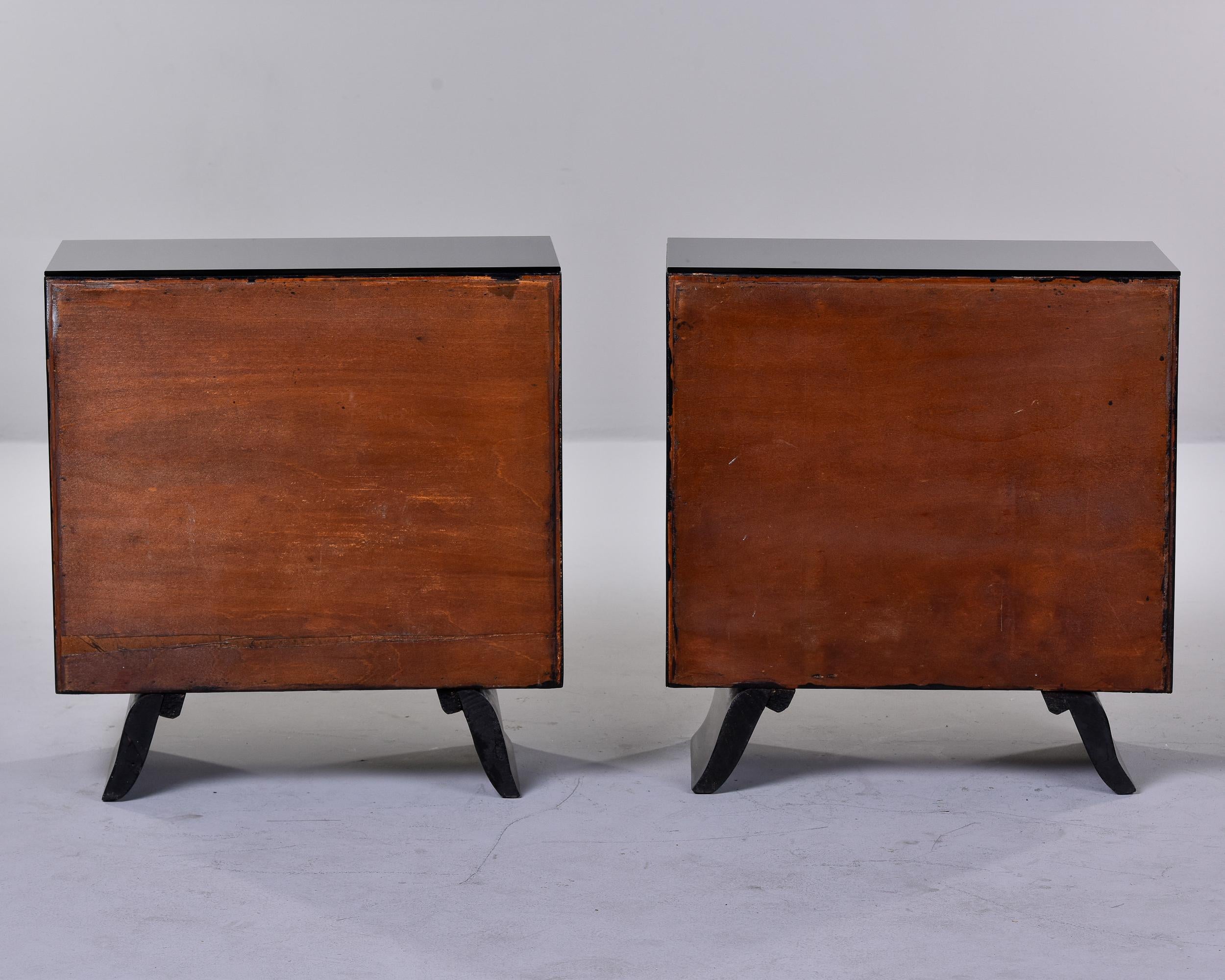 Pair Mid Century Black and Cream Italian Bedside Cabinets with Black Glass Tops For Sale 5
