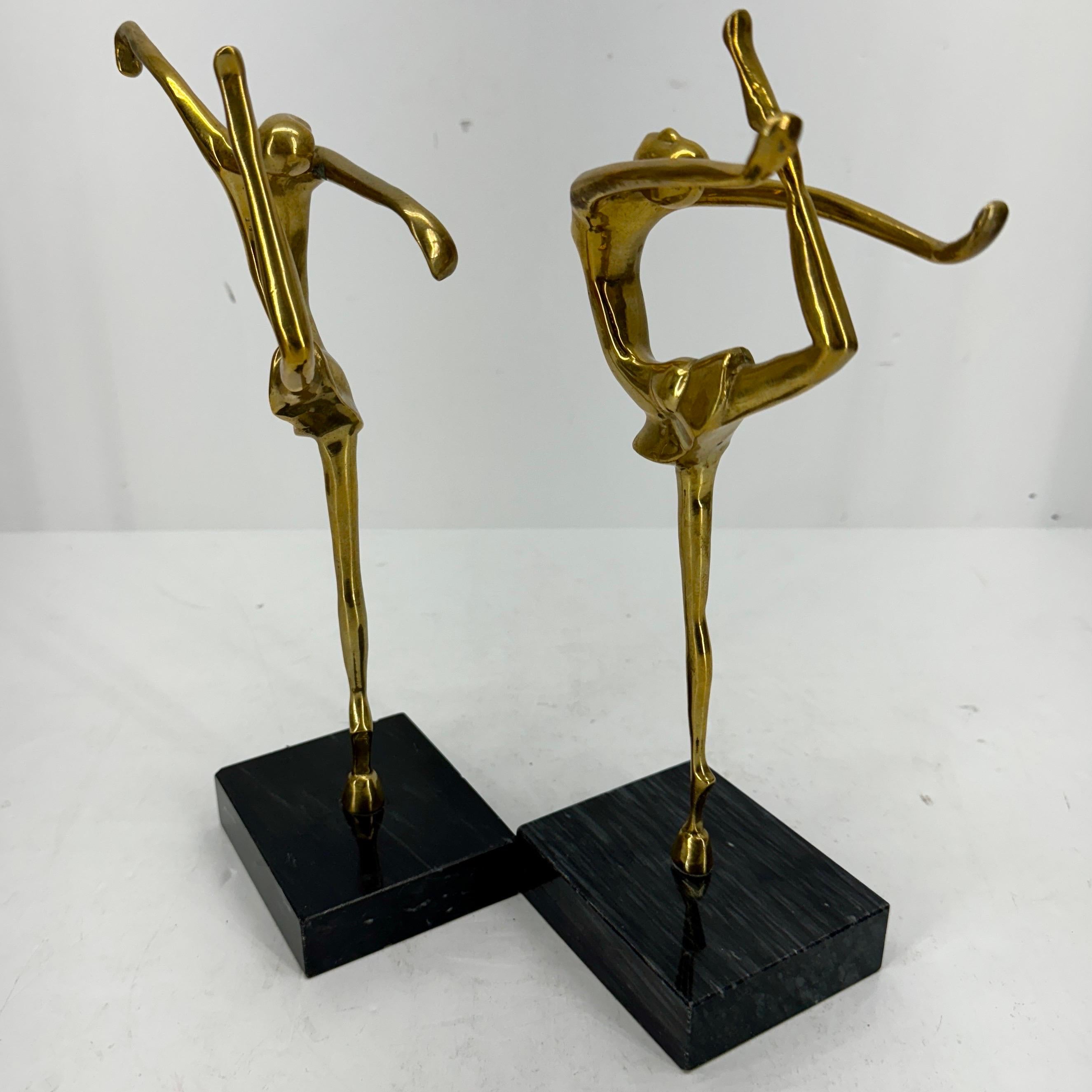 Pair Mid-Century Brass Ballerinas Table Sculptures on Marble In Good Condition For Sale In Haddonfield, NJ