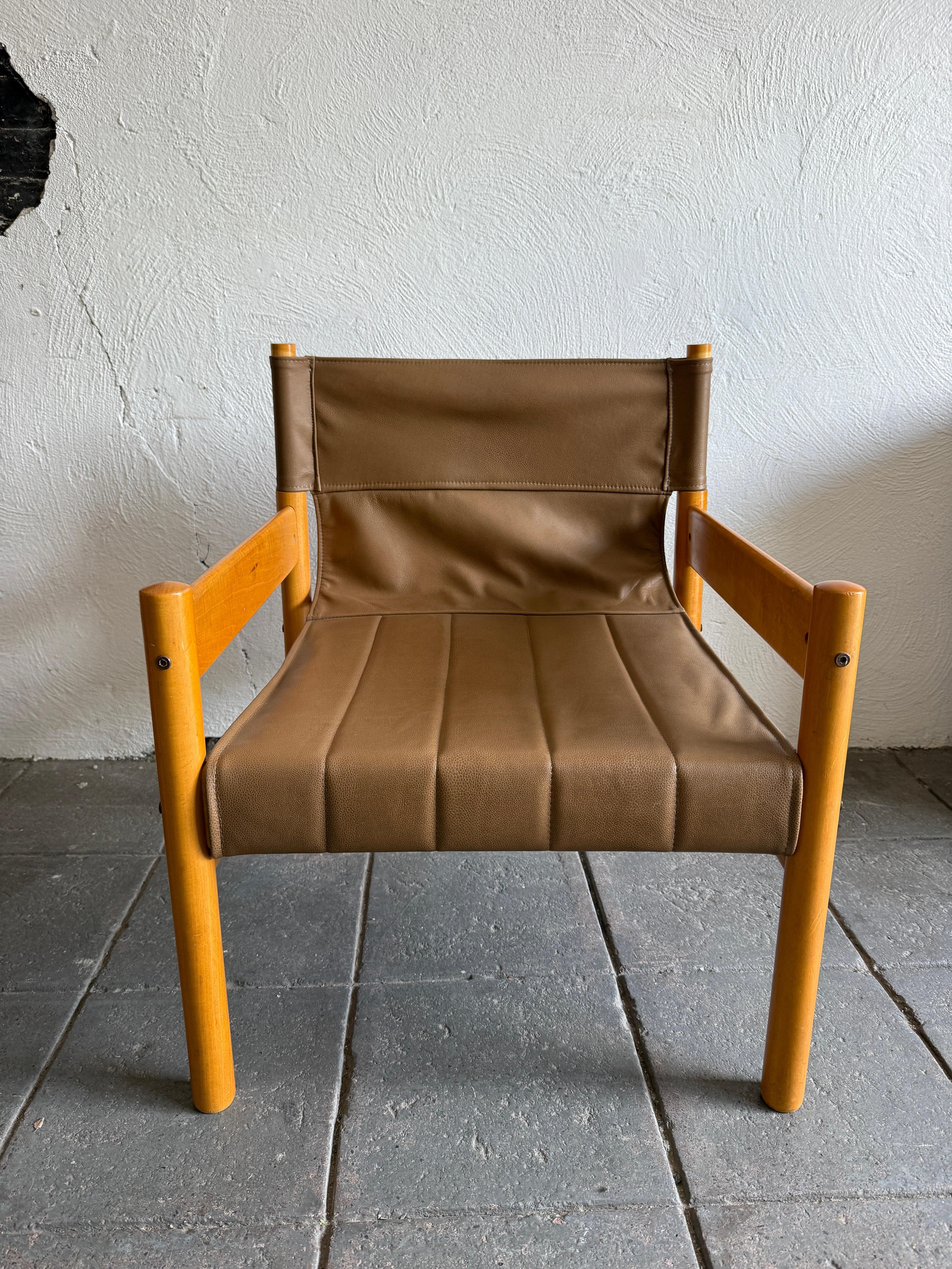 Pareja de sillas de salón Safari Sling de cuero marfil modernas brasileñas de mediados de siglo Carpintería en venta