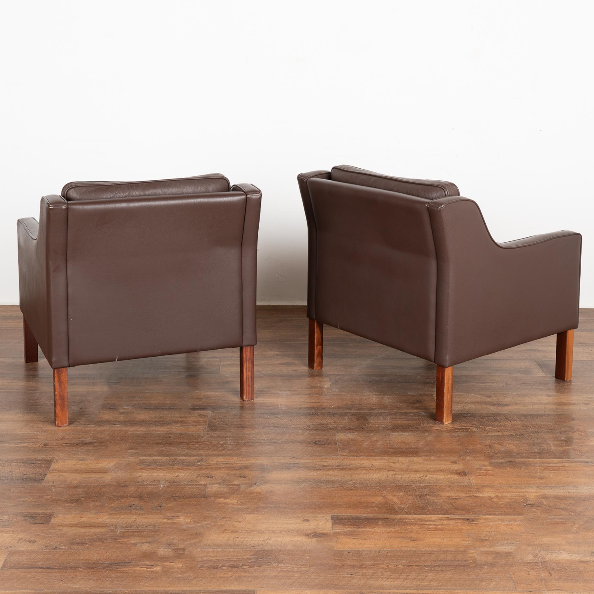 Pair, Midcentury Brown Leather Arm Chairs, Denmark, circa 1960-70 For Sale 4